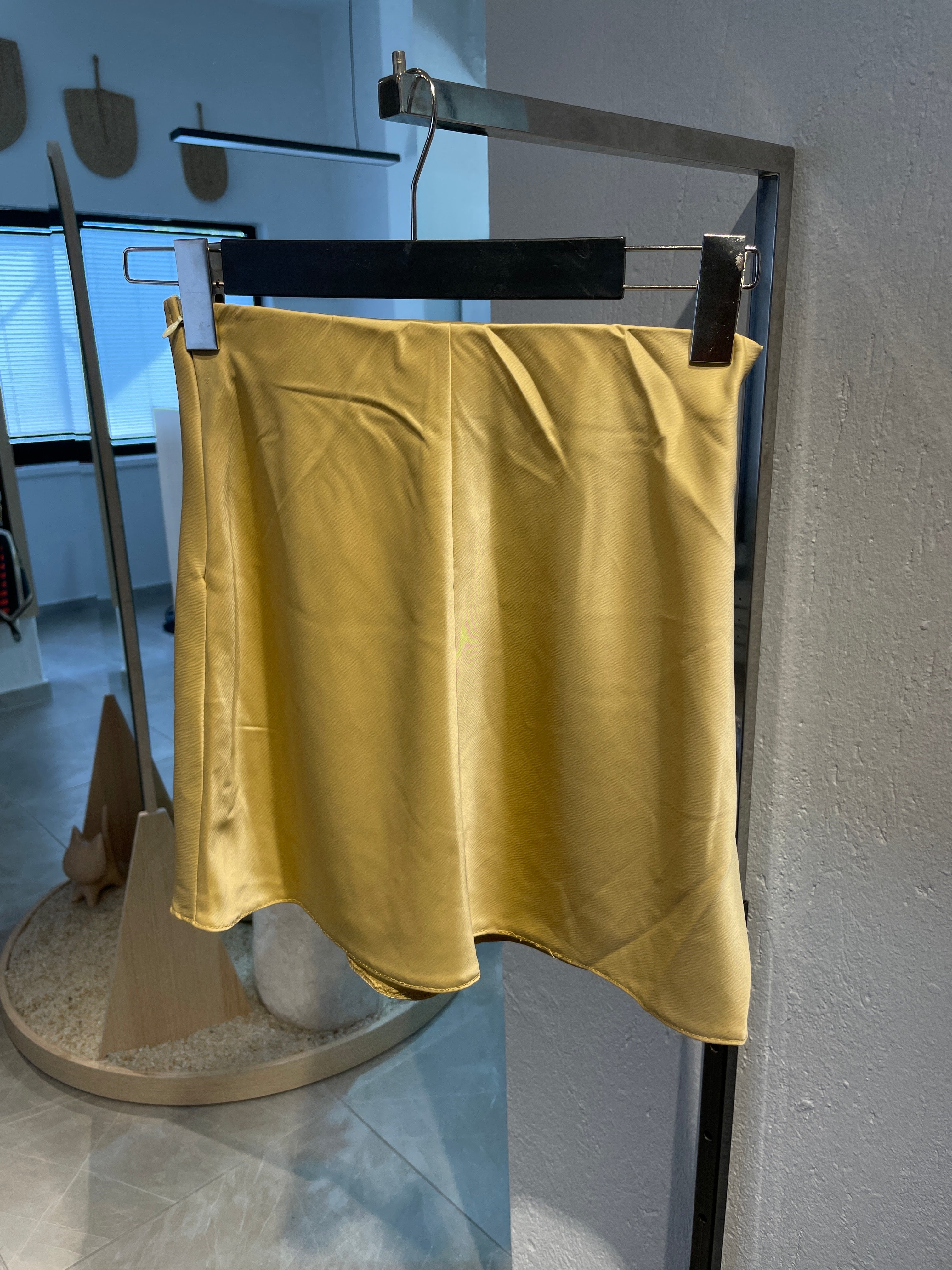 Vanilya Sarısı Saten Mini Etek