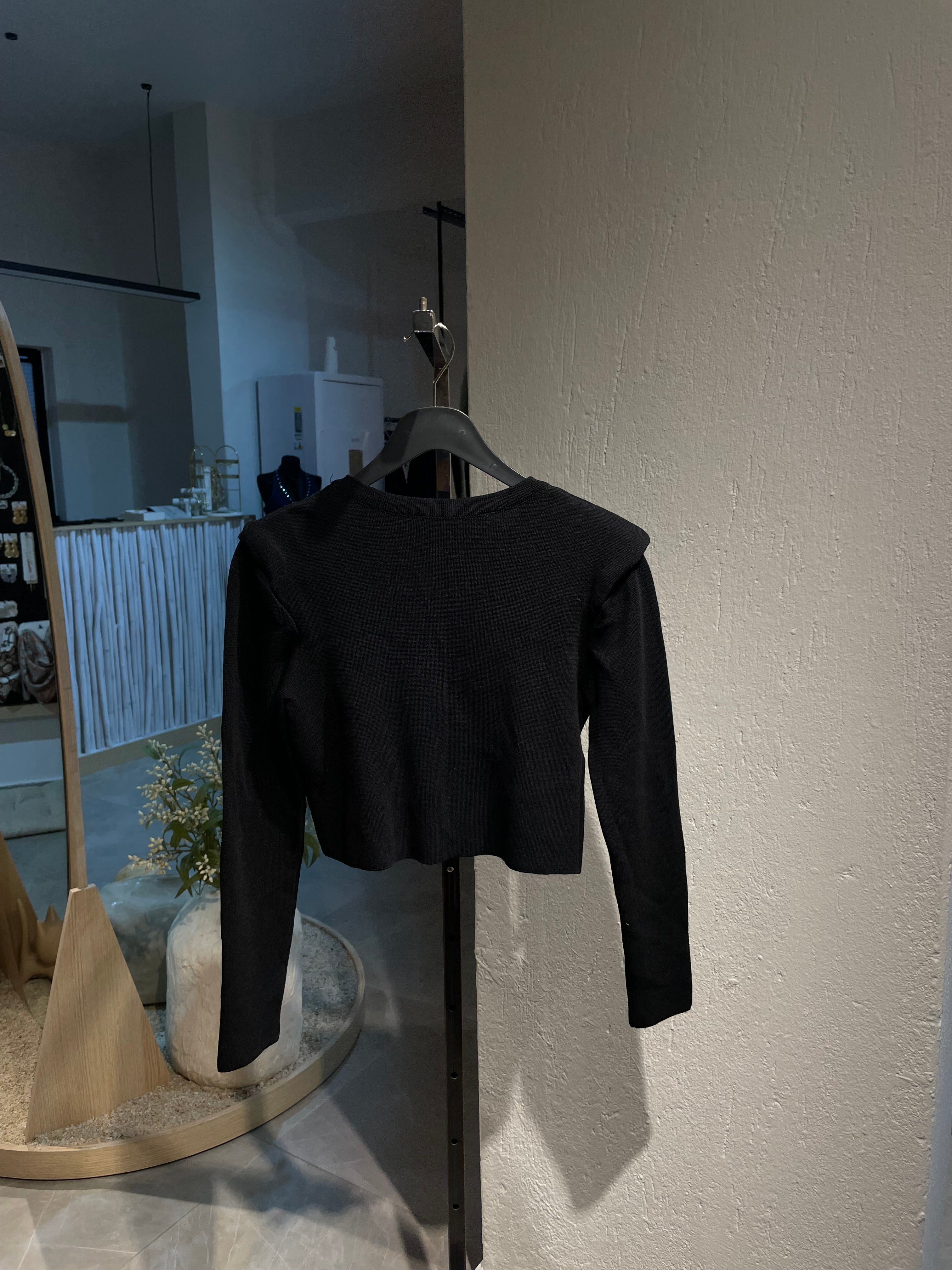 Marka Siyah İnci Düğmeli Hırka