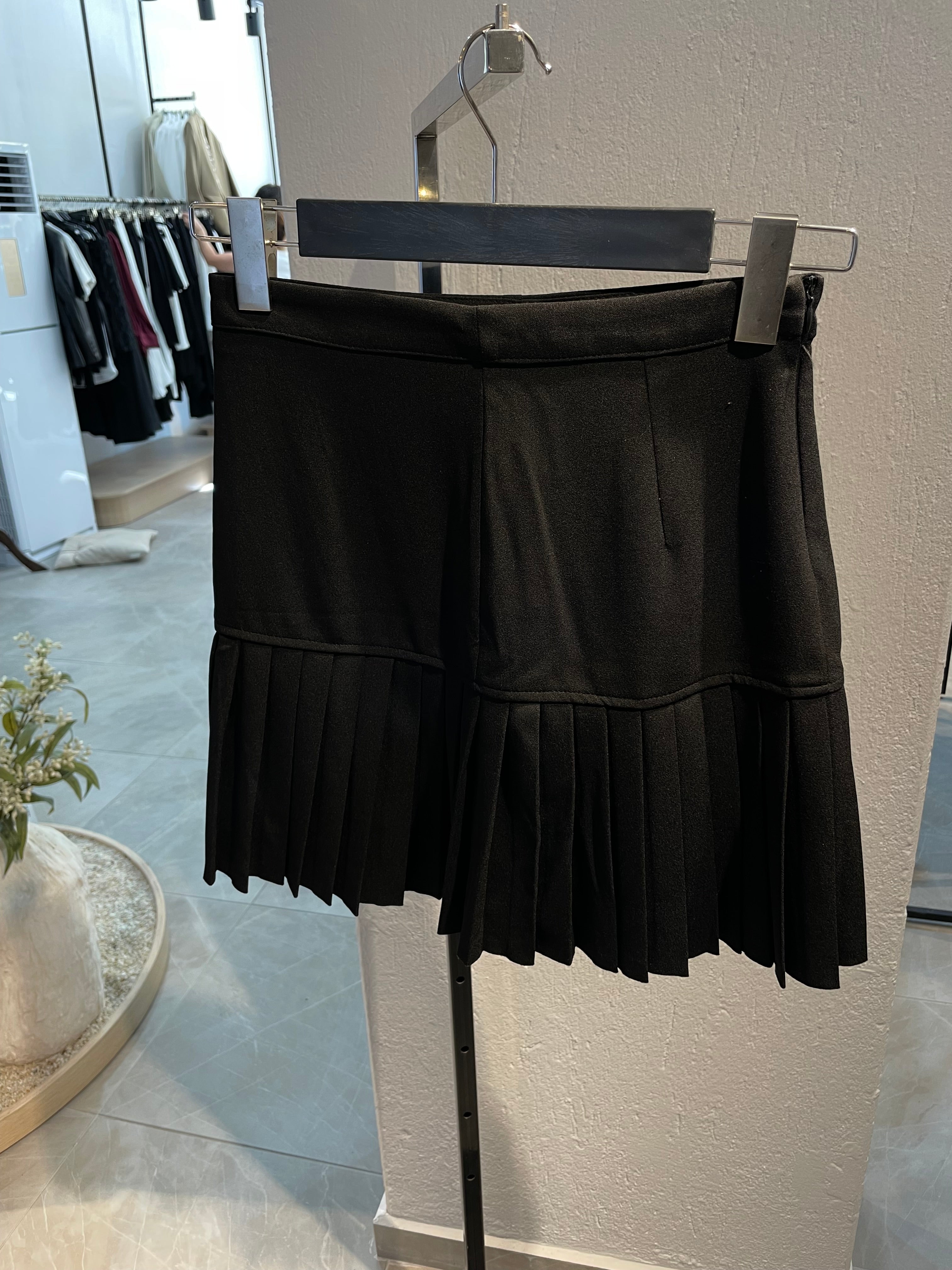 Siyah Düz pileli etek