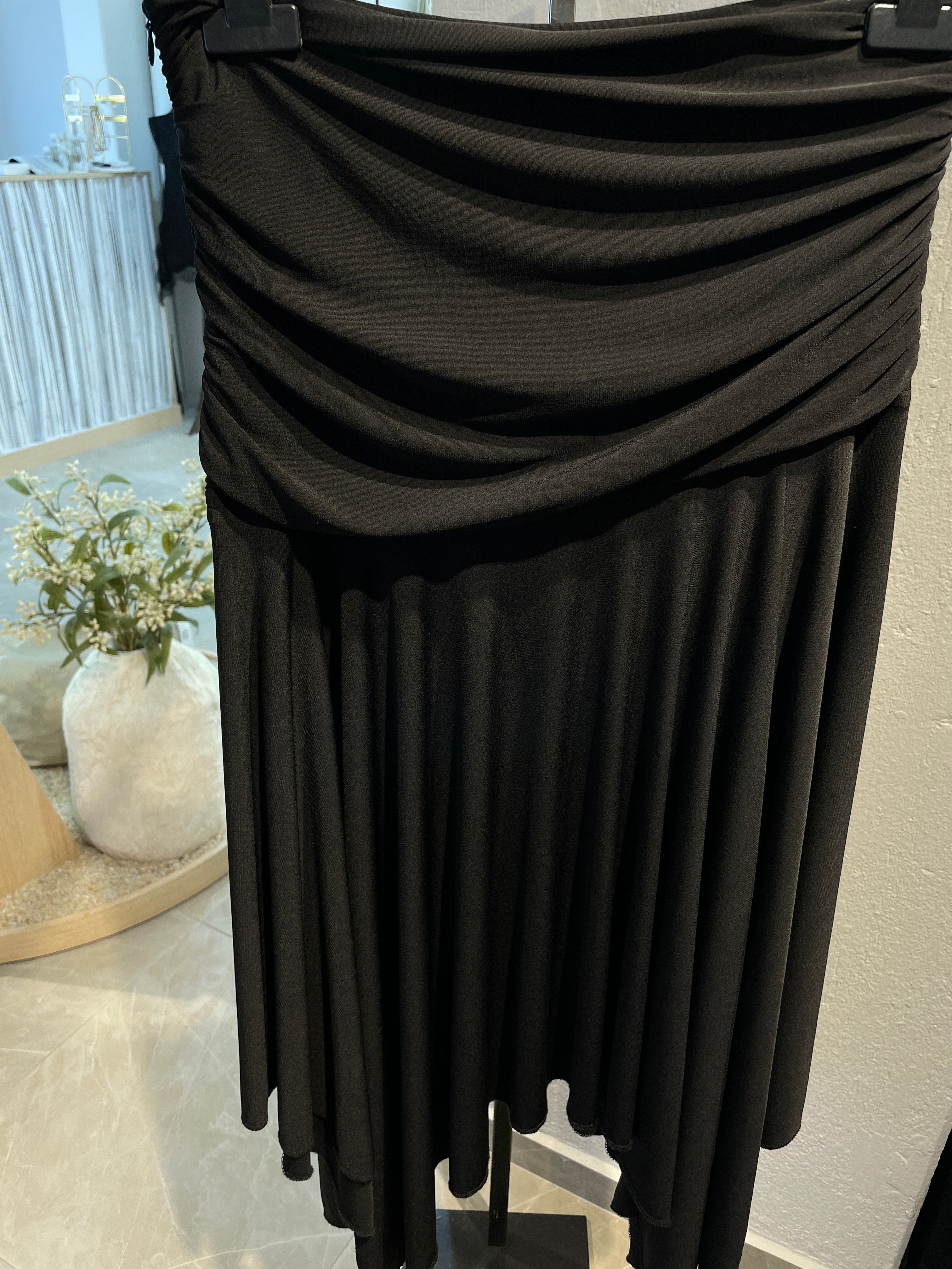 Simetrik Drapeli Etek