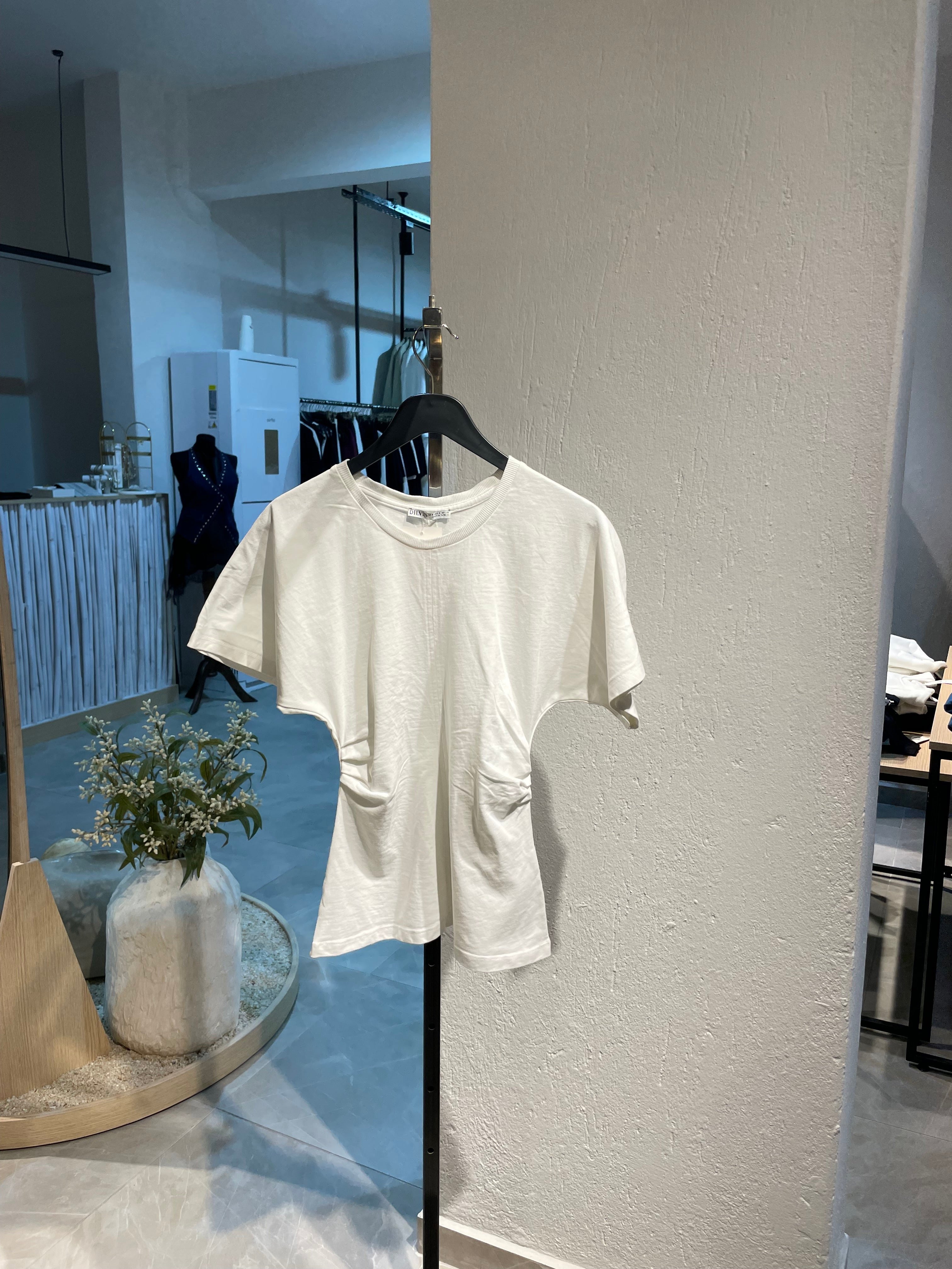 Dilvin Belden Oturtmalı Beyaz Üst