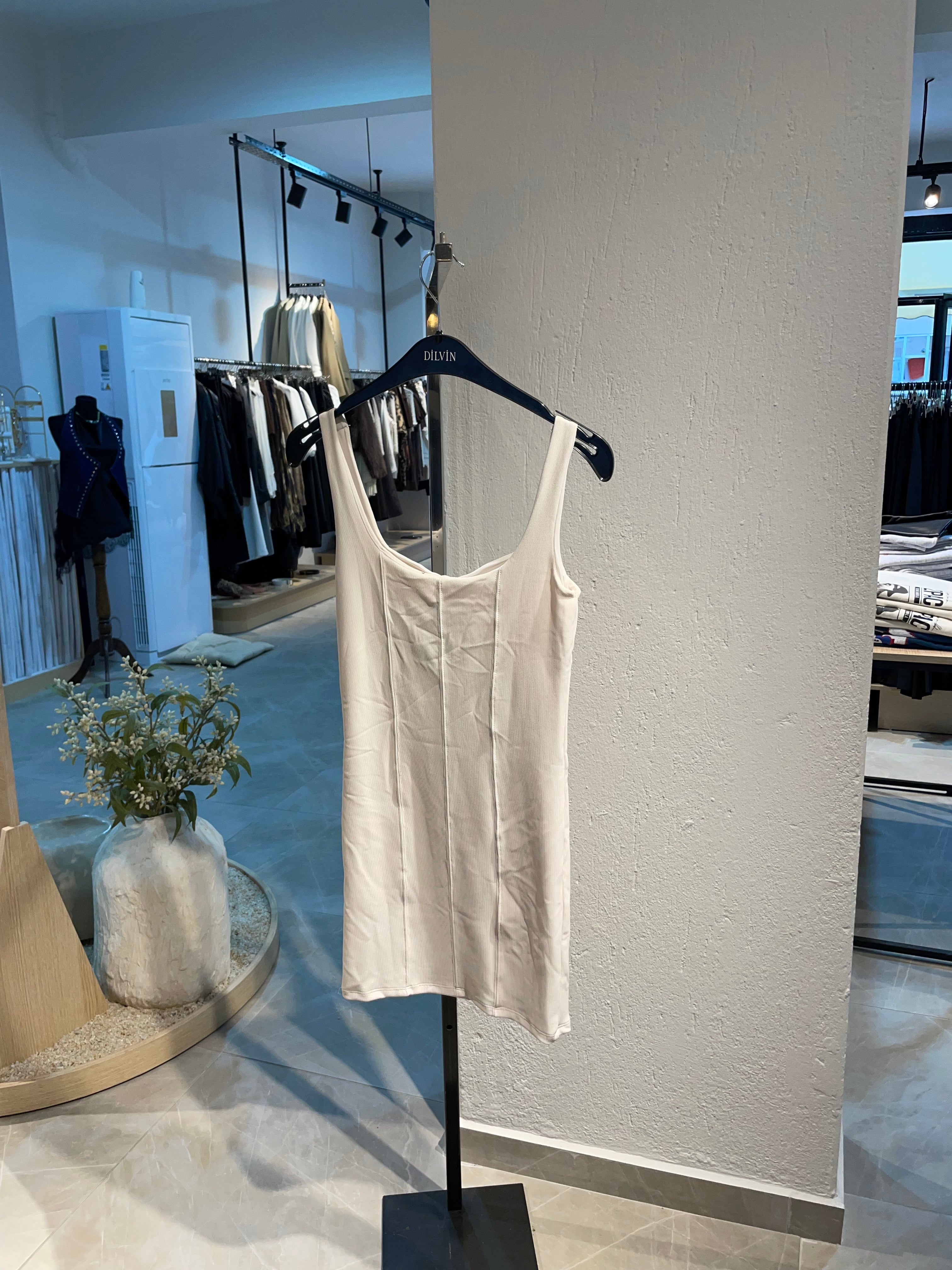 Krem Şeritli Kısa Günlük Elbise