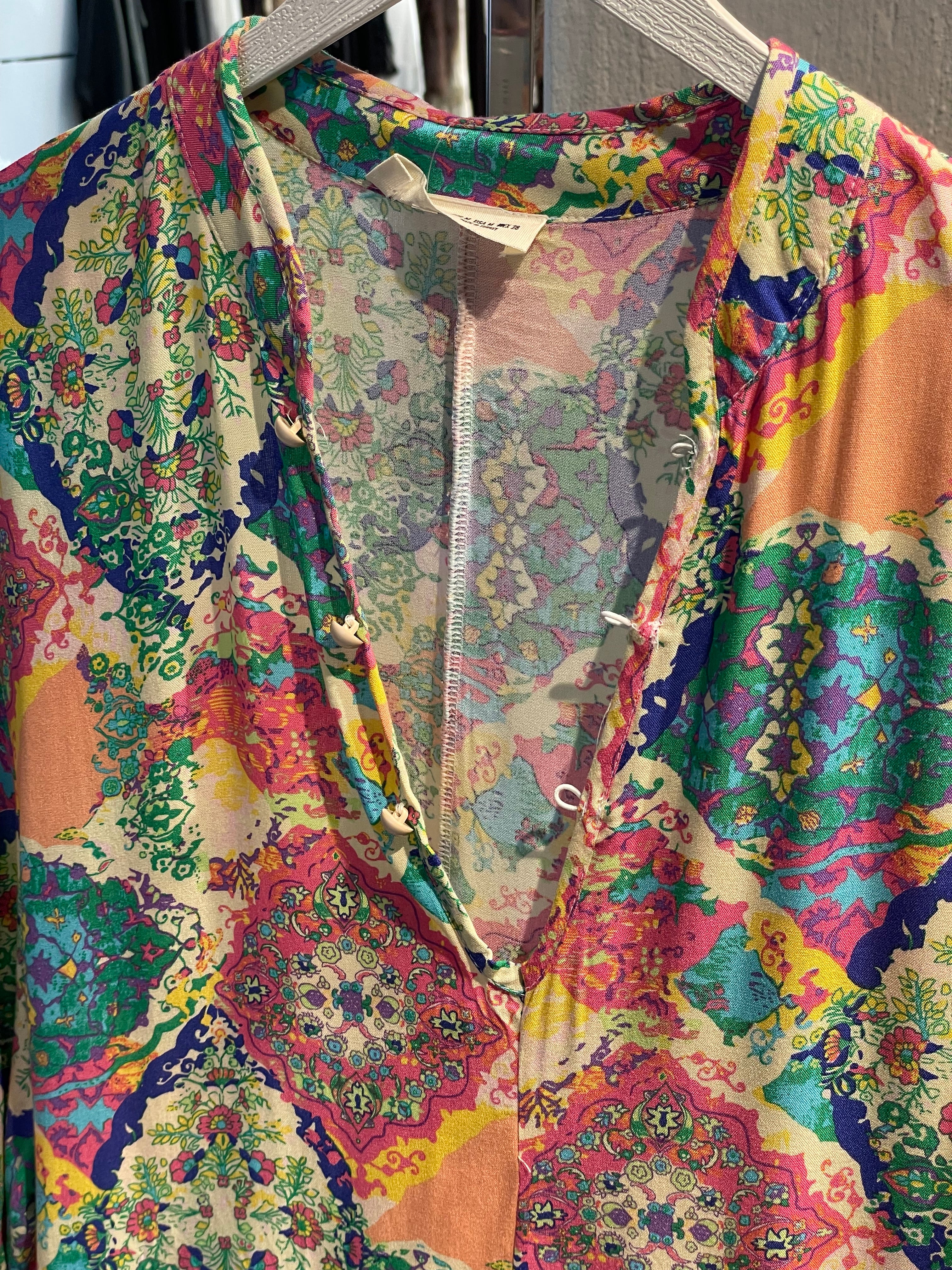 Desenli Kısa Kemerli Elbise