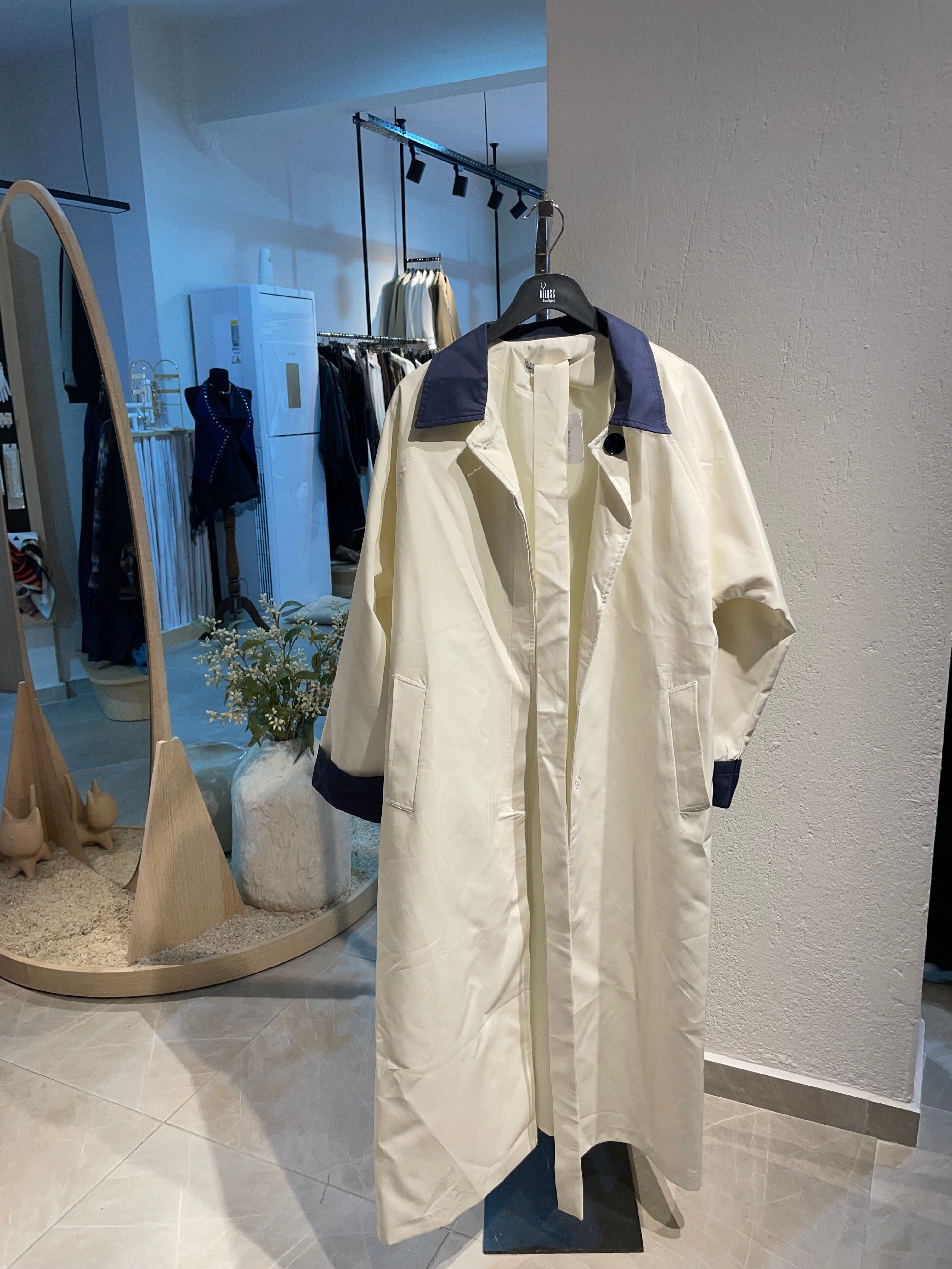 Ekru Lacivert Yaka-Kol Detaylı Trençkot