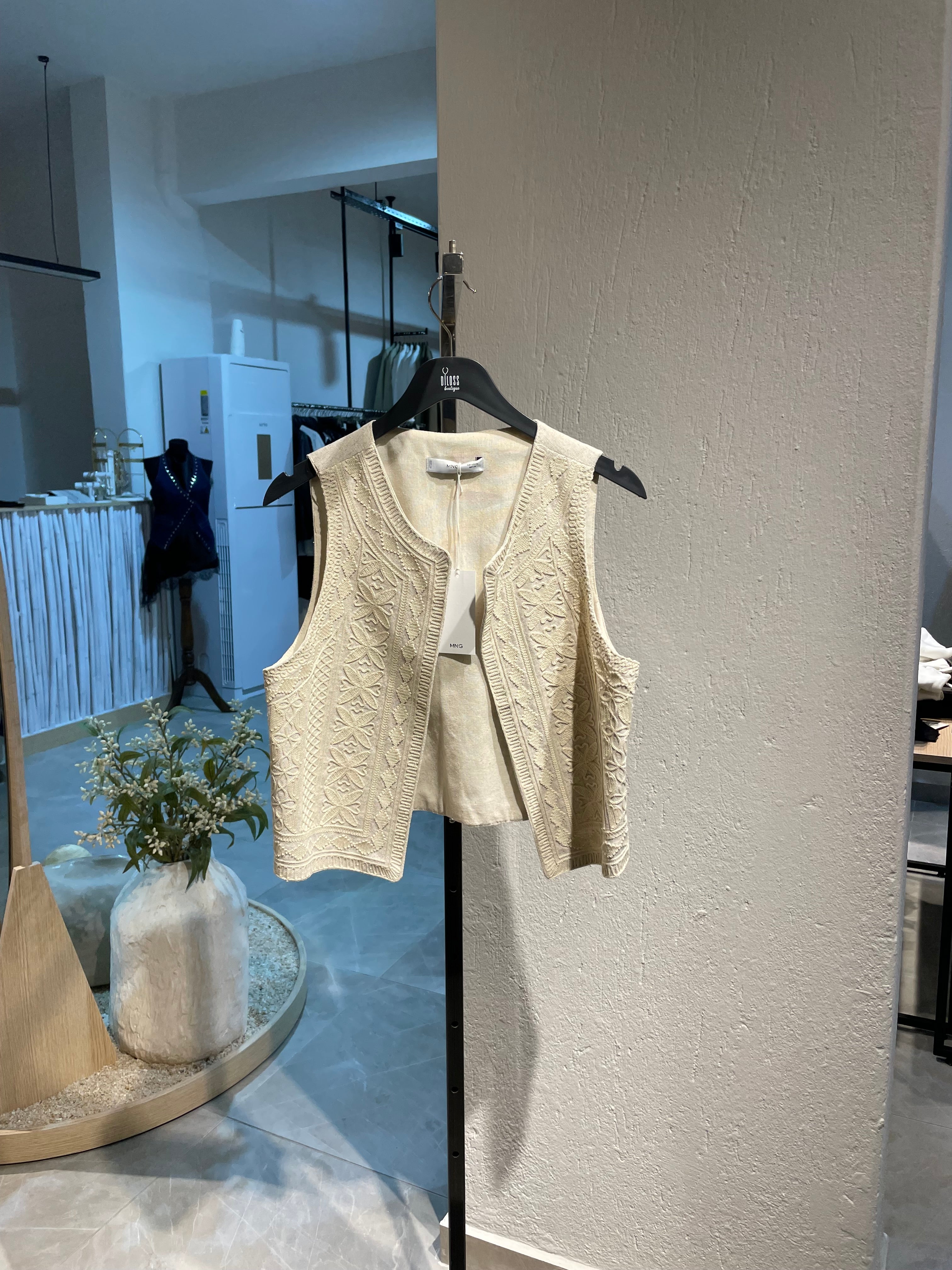 Nakış Detaylı Yelek