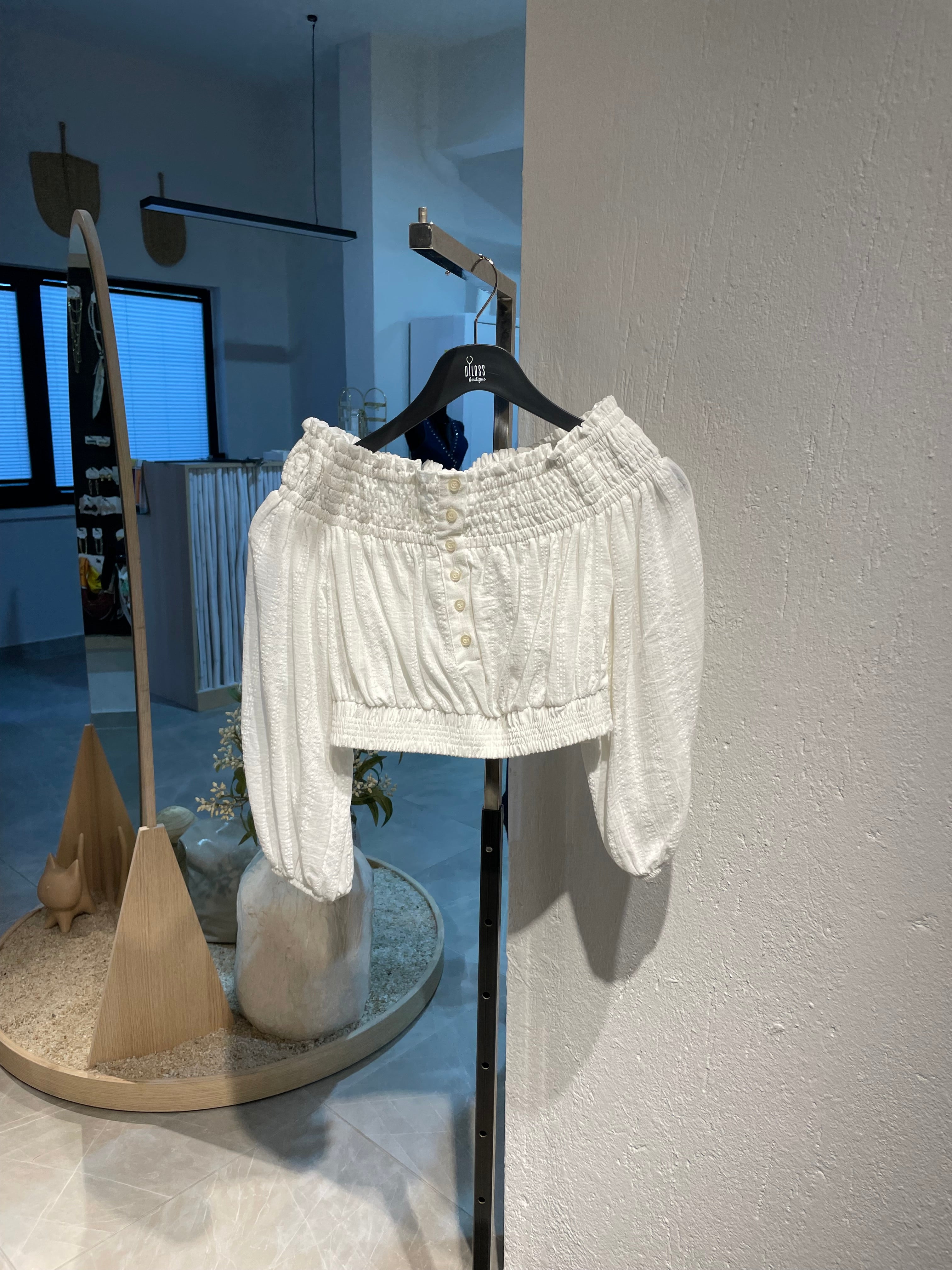 Dilvin Omzu Açık Düğmeli Üst