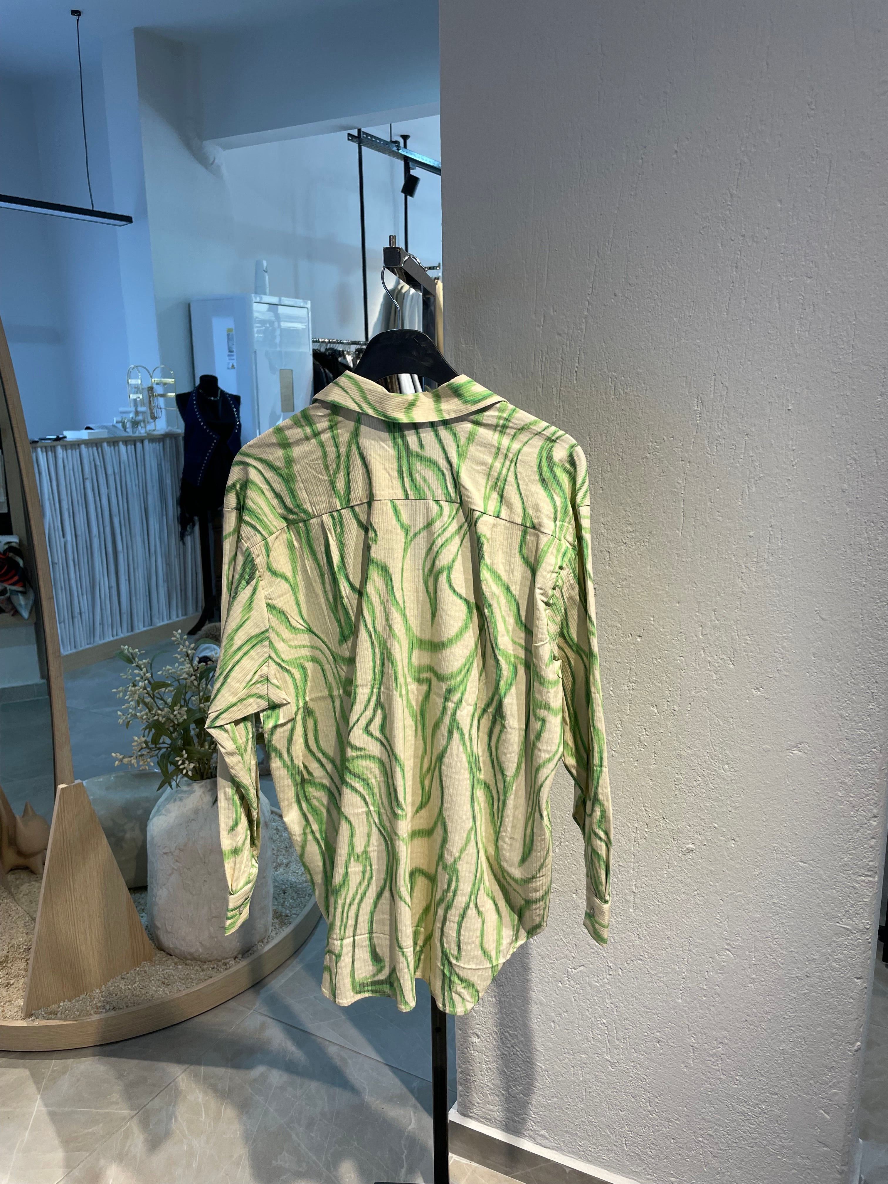 Desenli Dökümlü Gömlek