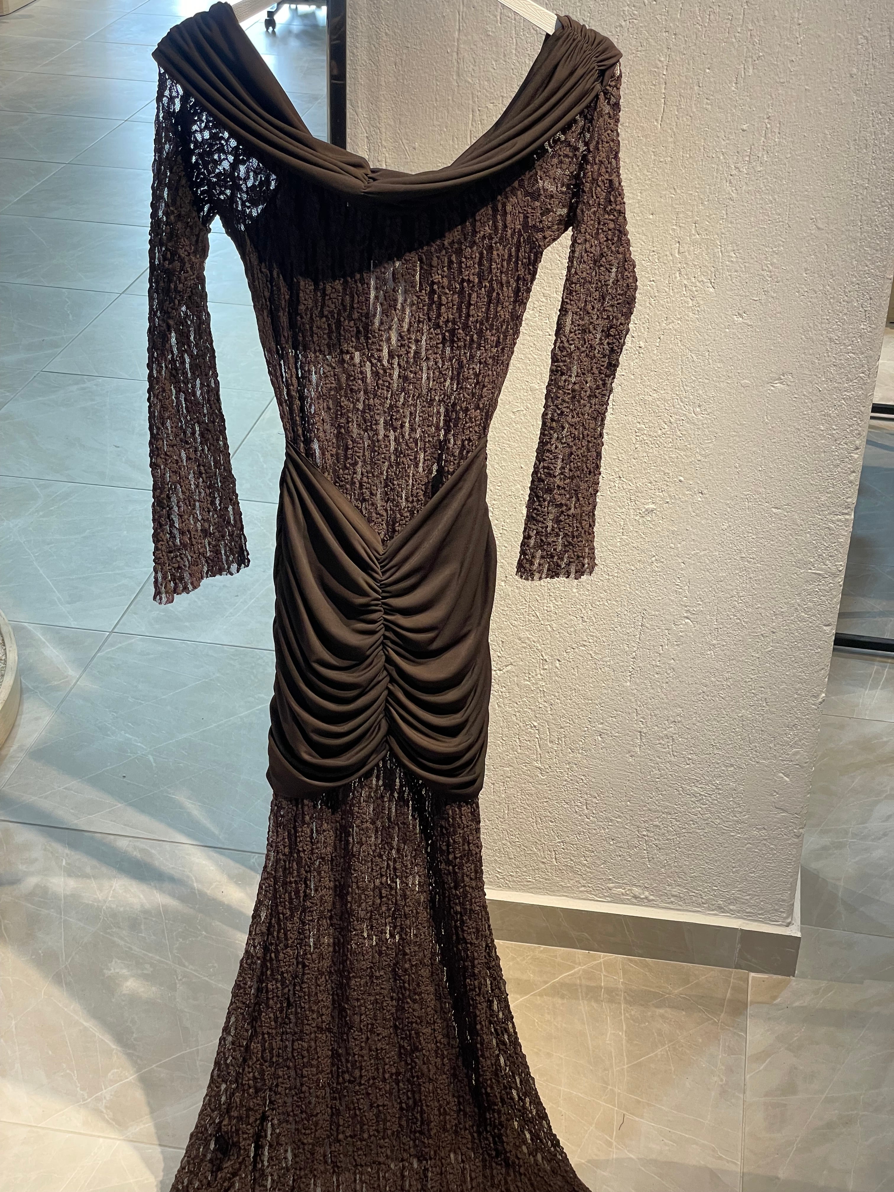 Dantel Detaylı Uzun Davet Elbisesi