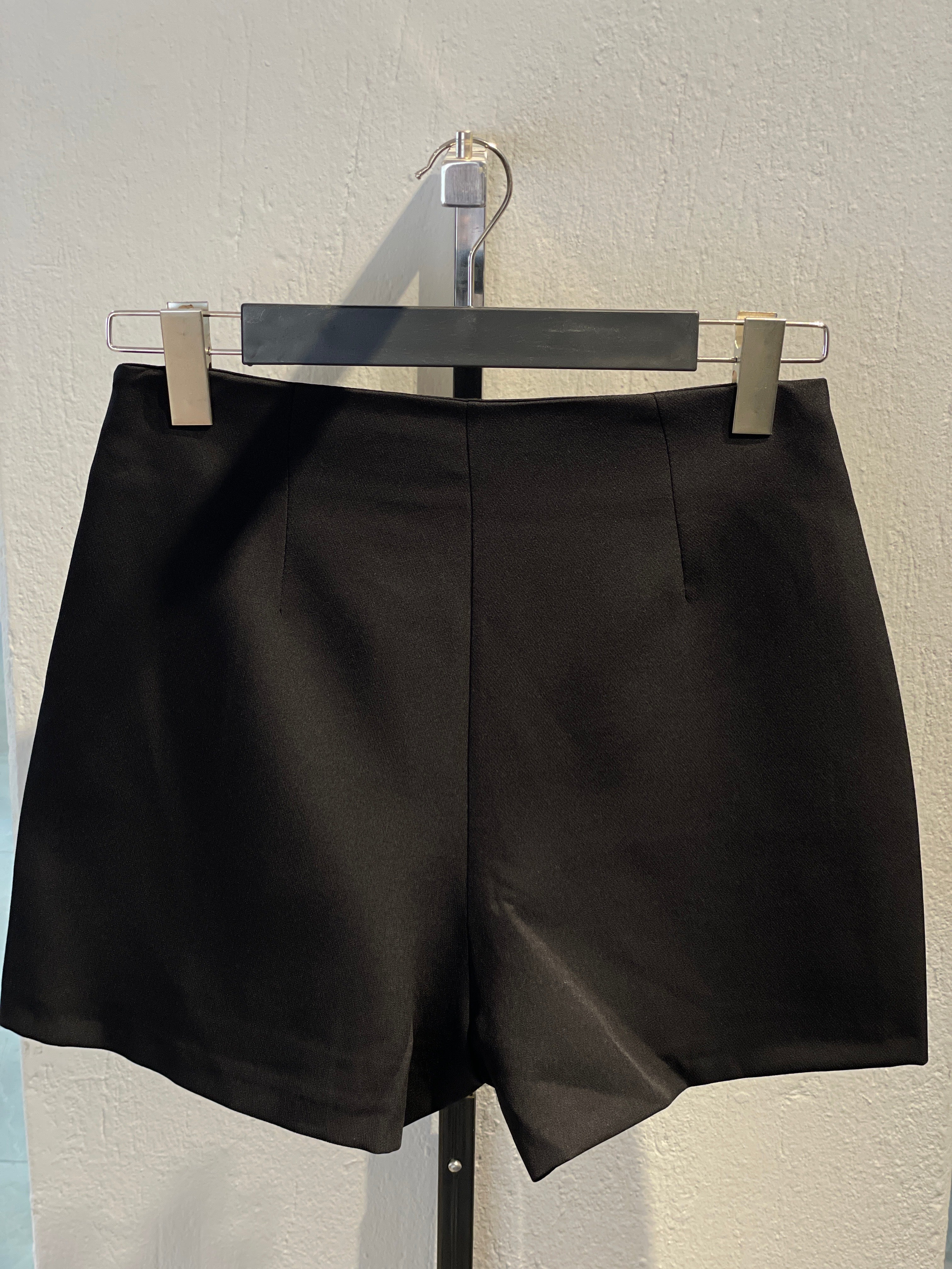 Zincir Detaylı Şort Etek