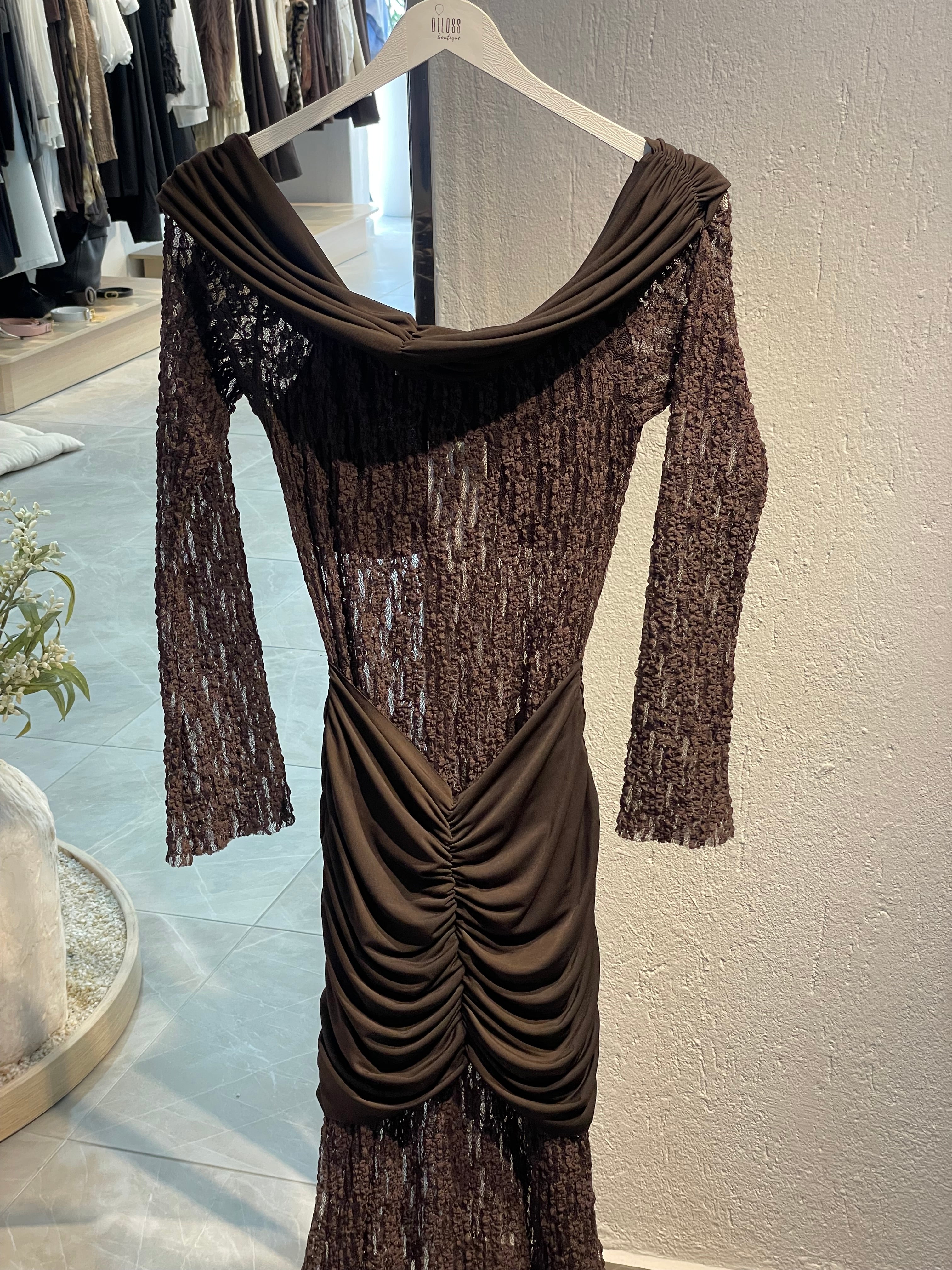 Dantel Detaylı Uzun Davet Elbisesi