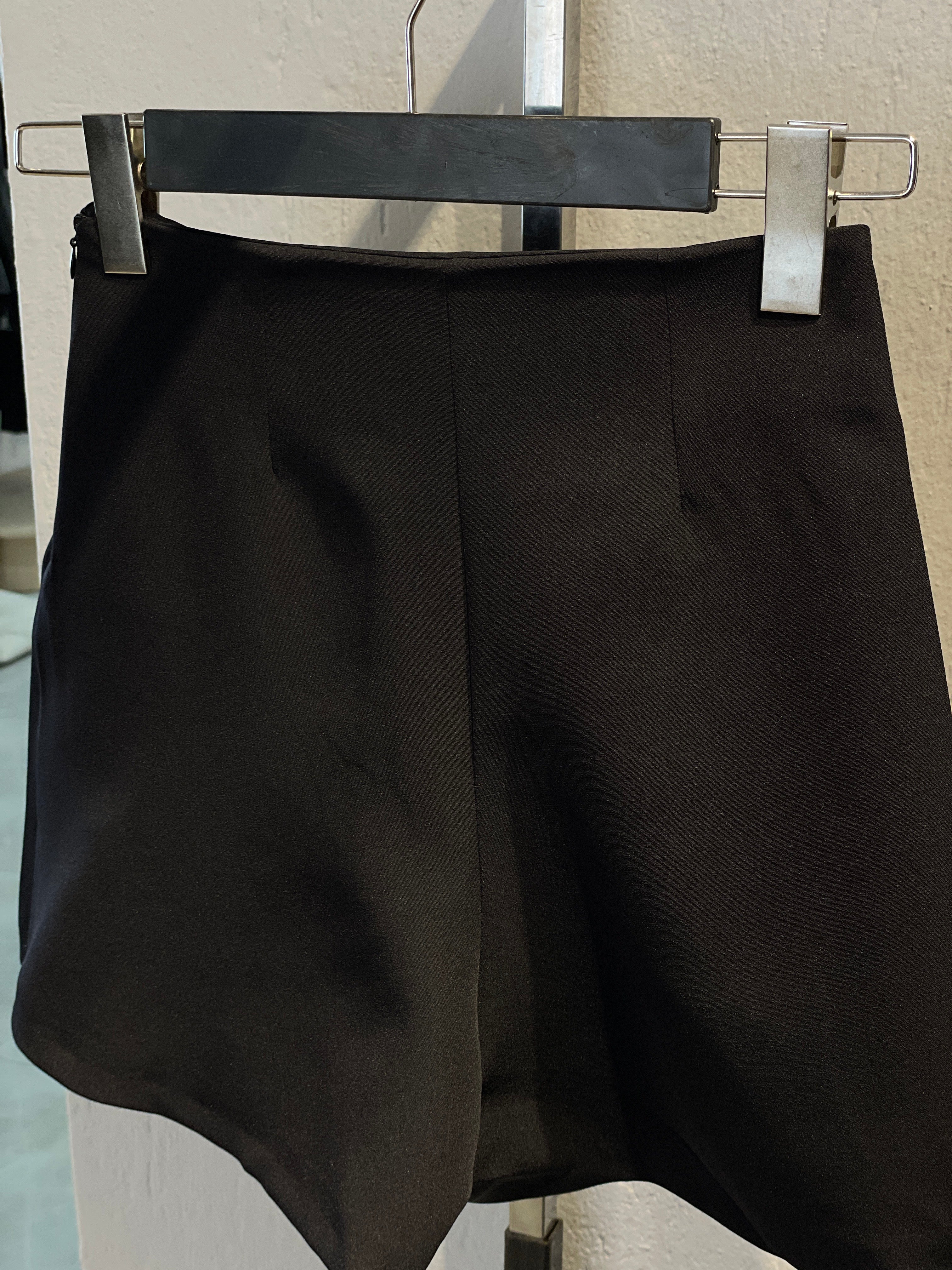 Toka Detaylı Şort Etek