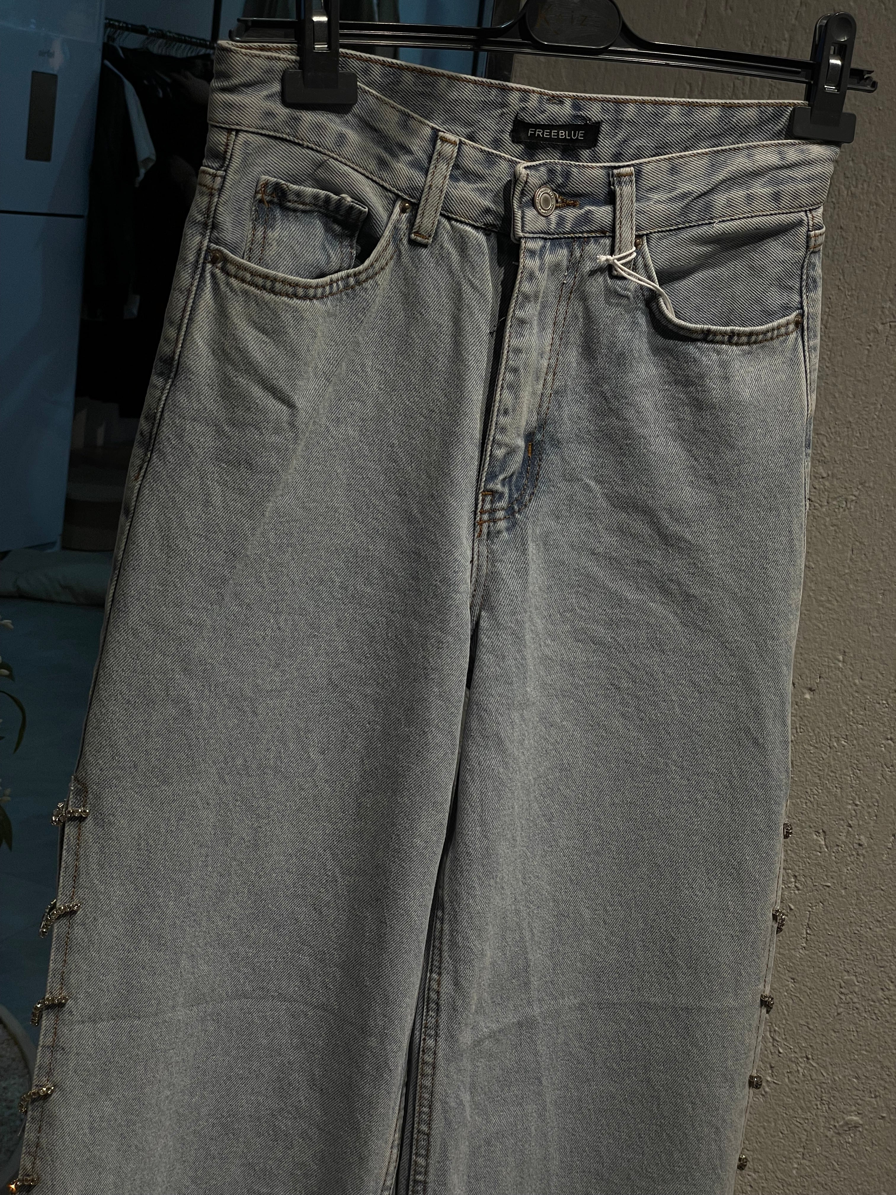 Taş Detaylı Buz Mavisi Pantolon