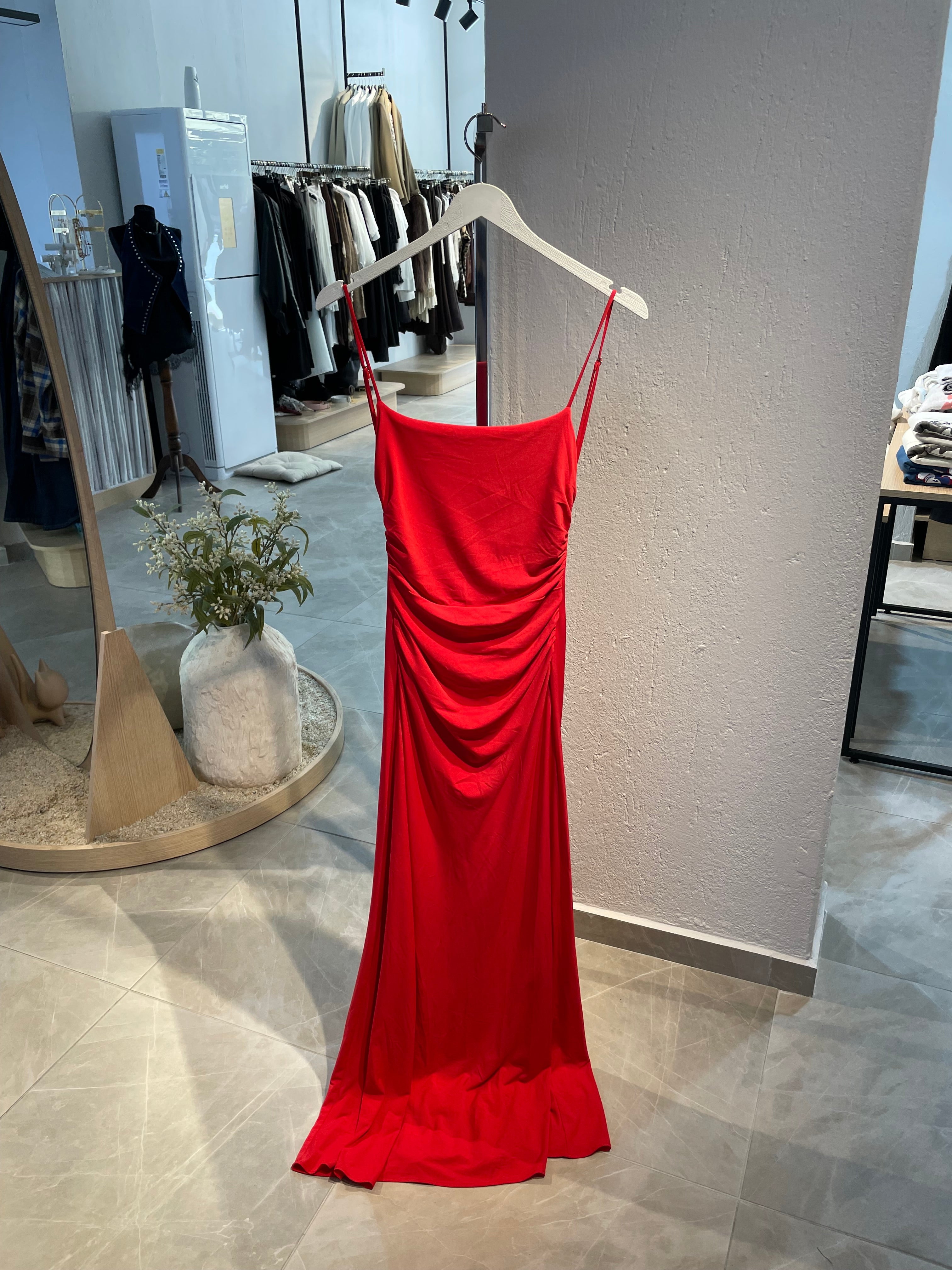 Nar Çiçeği Sırtı Açık Davet Elbisesi