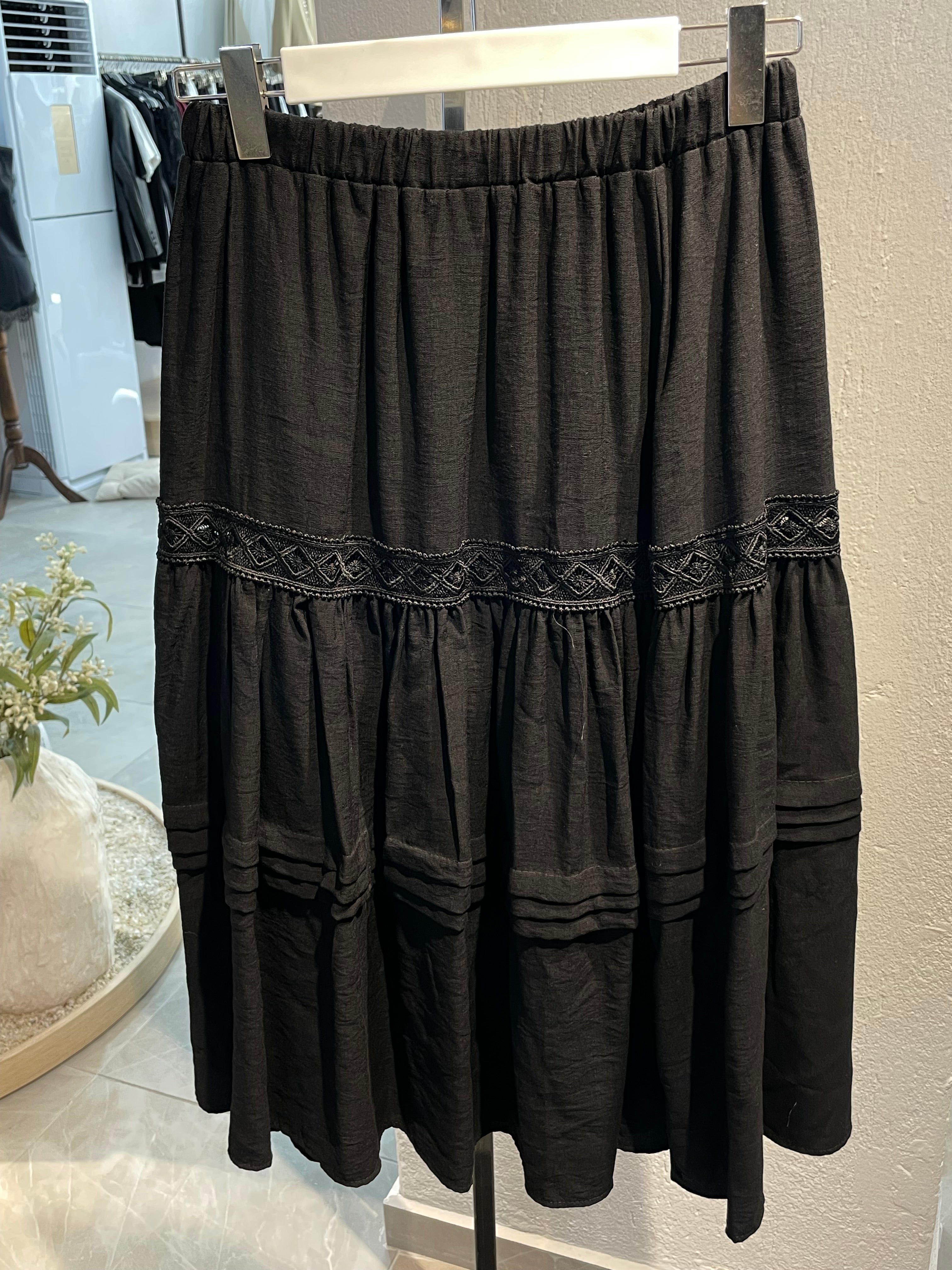 Dantel Detaylı Uzun Etek