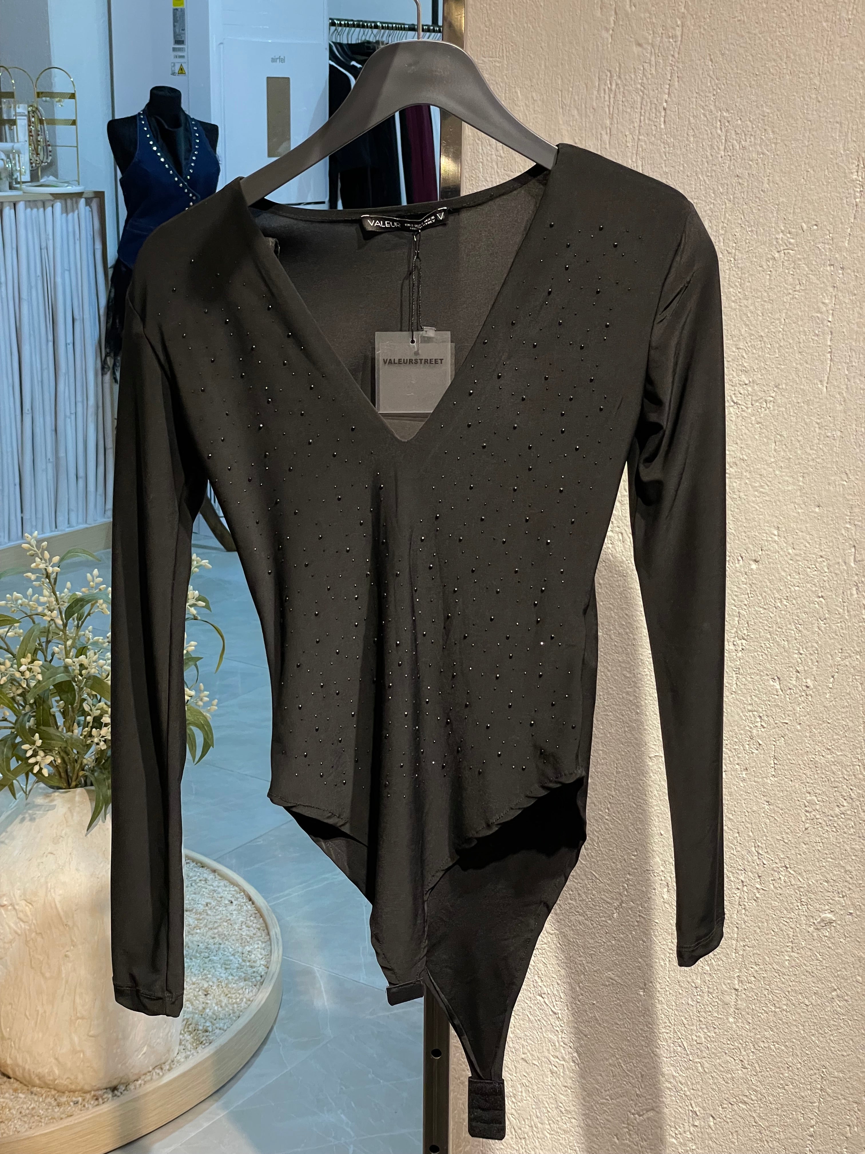 Taşlı V Yaka Bodysuit