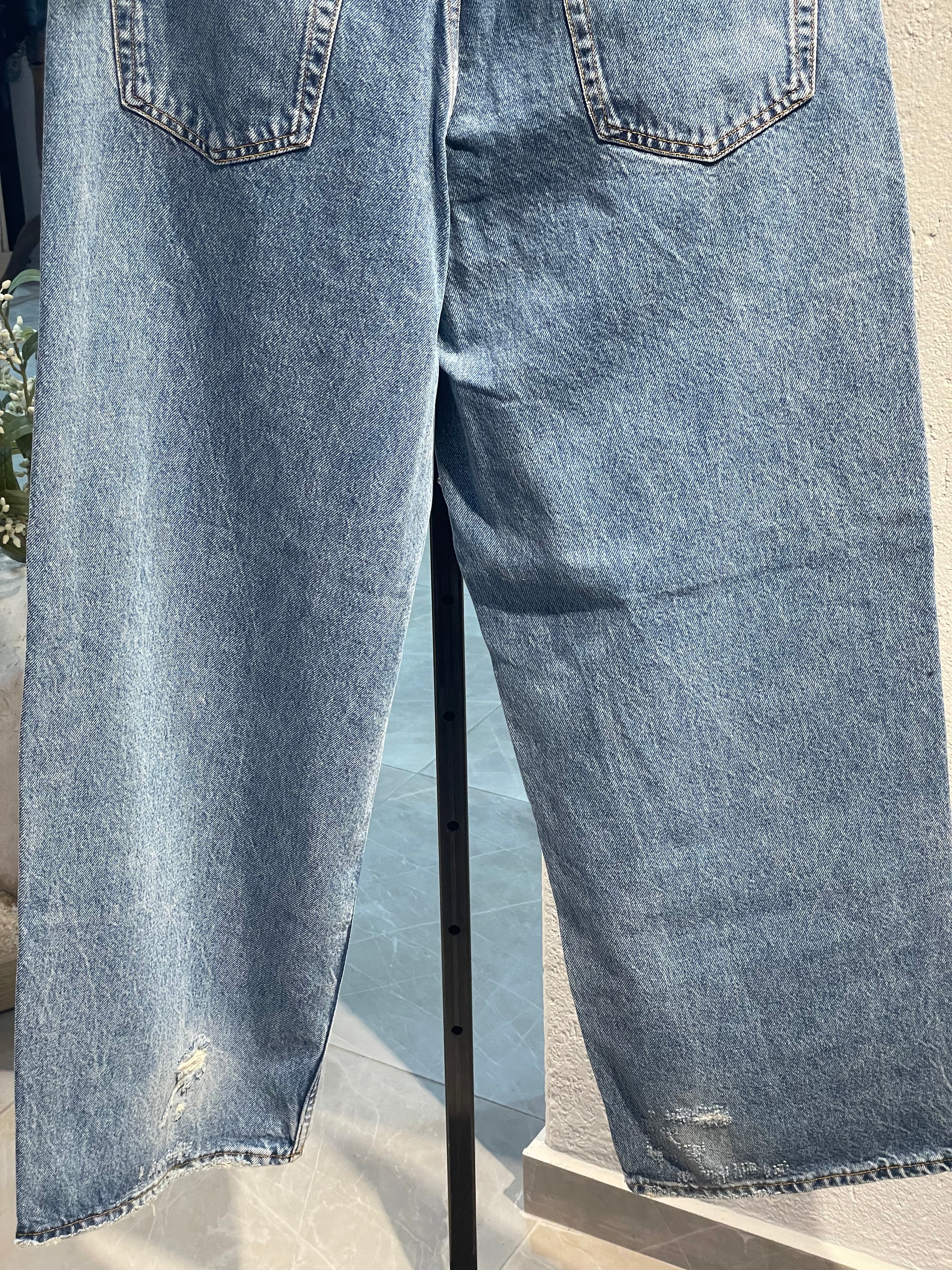 Marka Paça Detaylı Jean