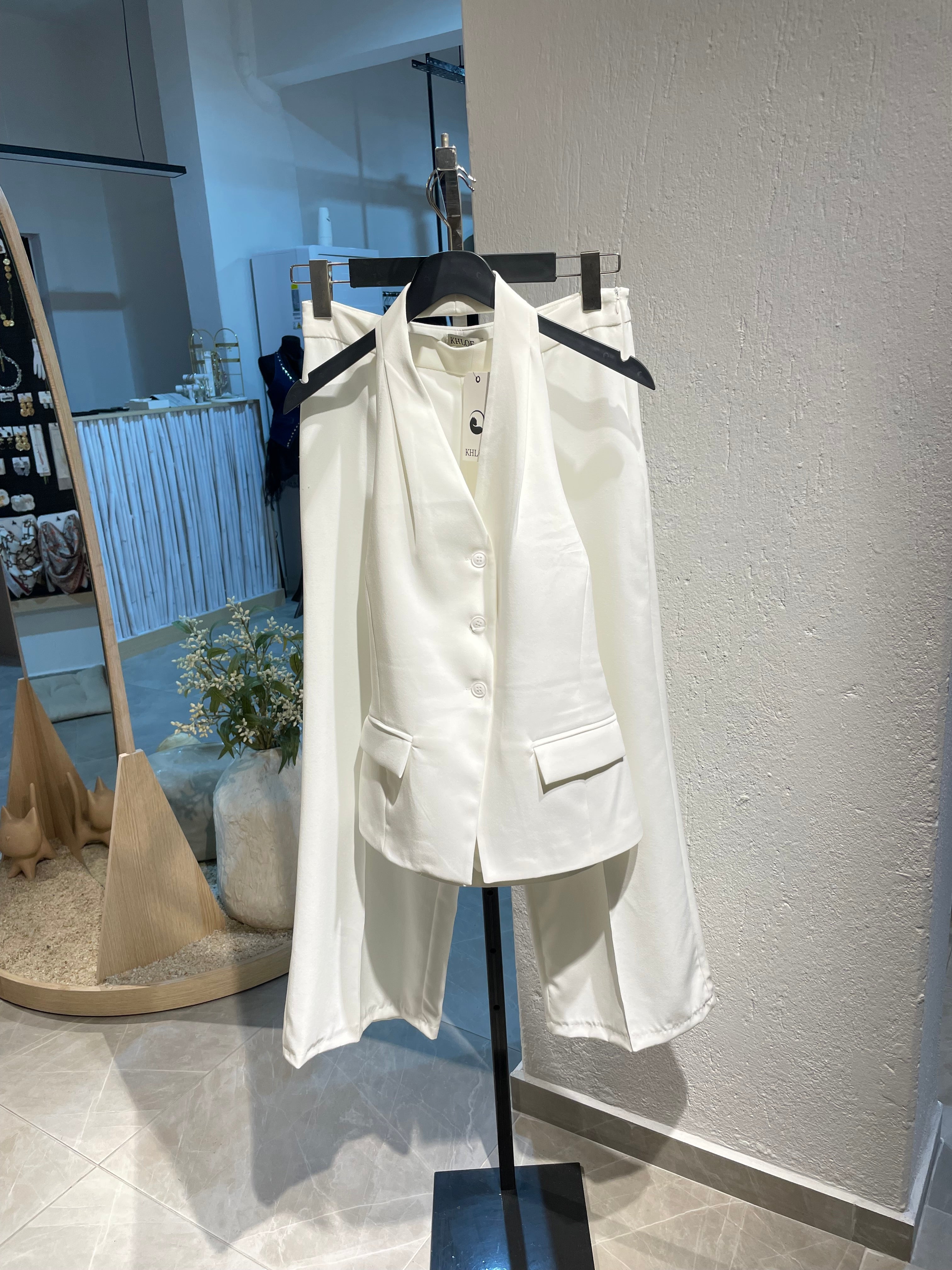 Ekru Sırtı Açık Yelekli Alt-Üst Takım