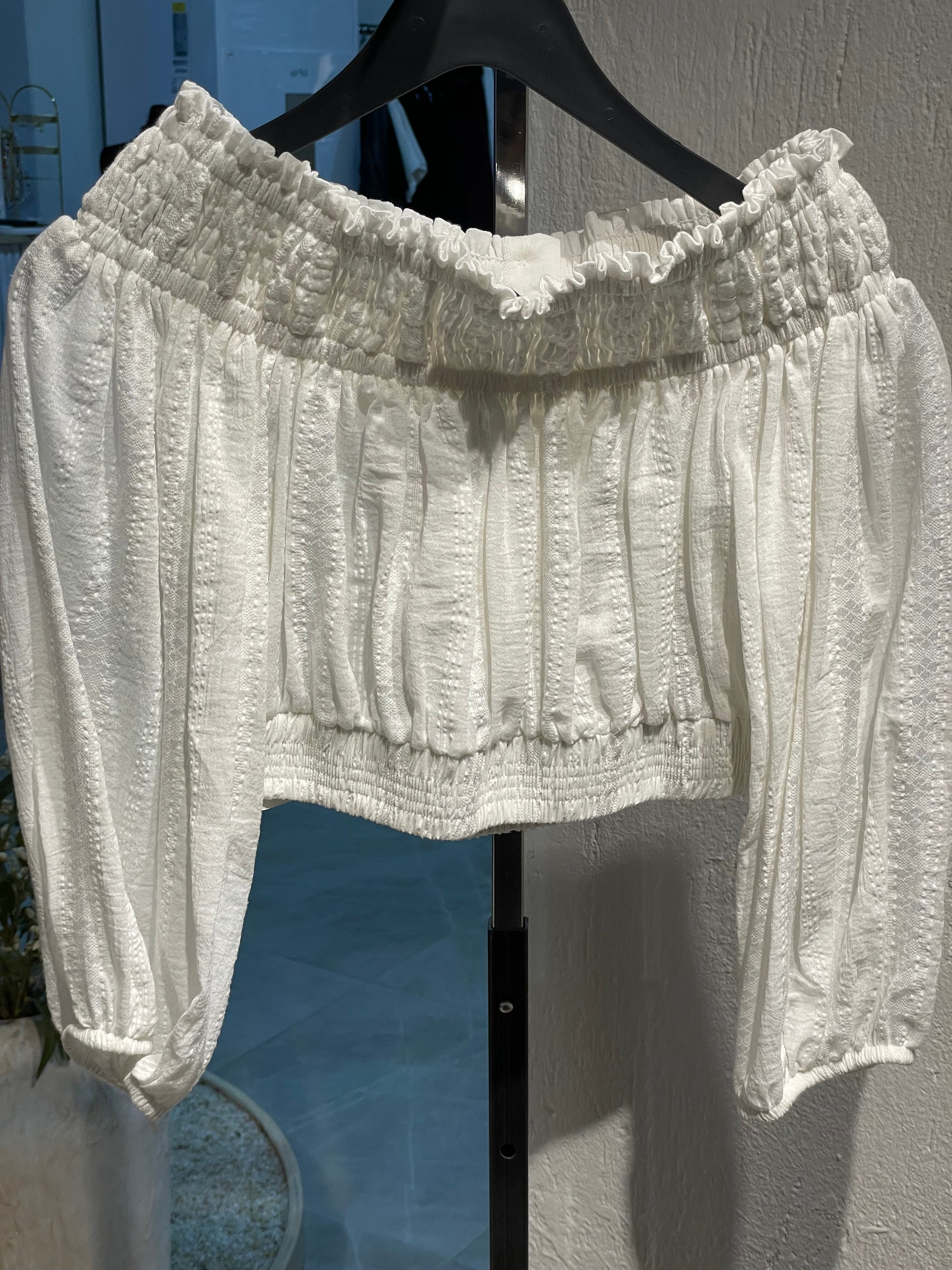 Dilvin Omzu Açık Düğmeli Üst