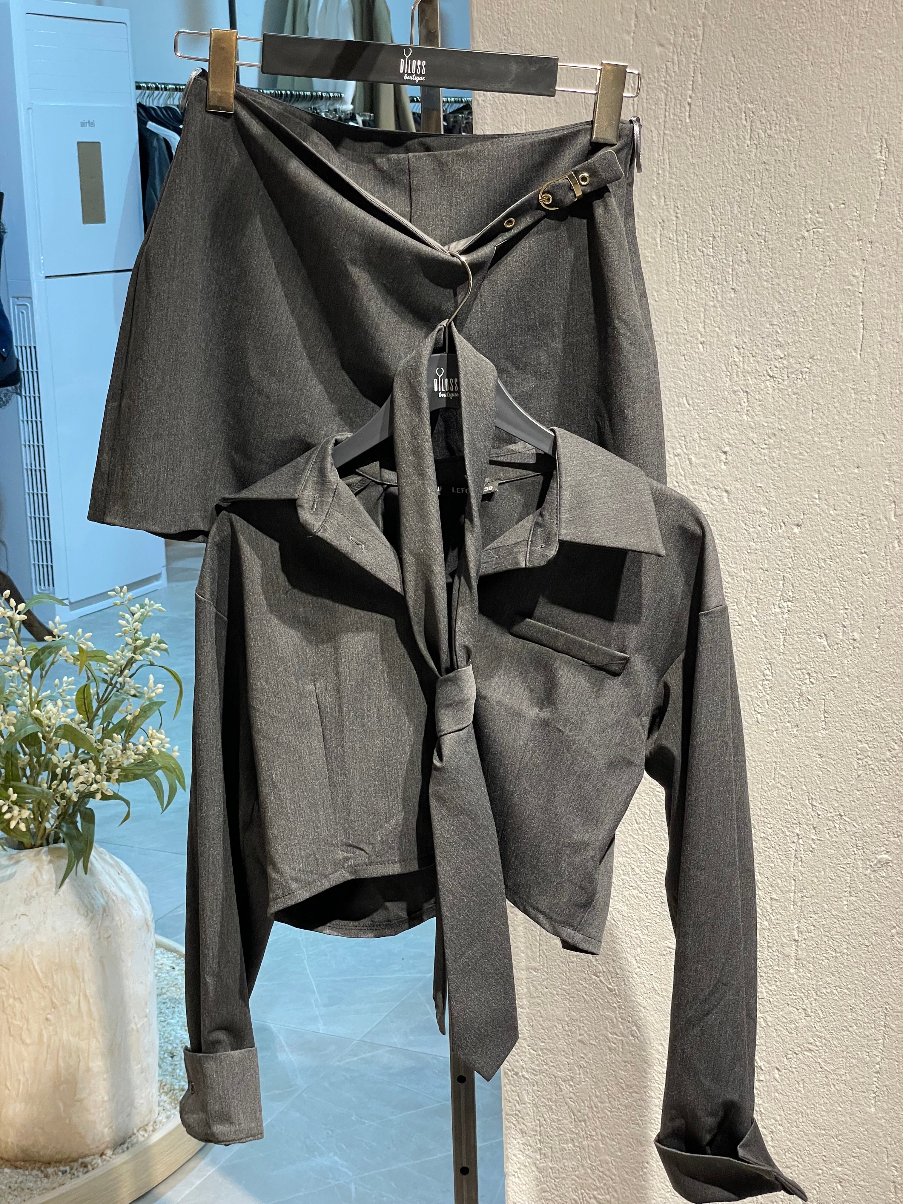 Kravatlı Antrasit Takım