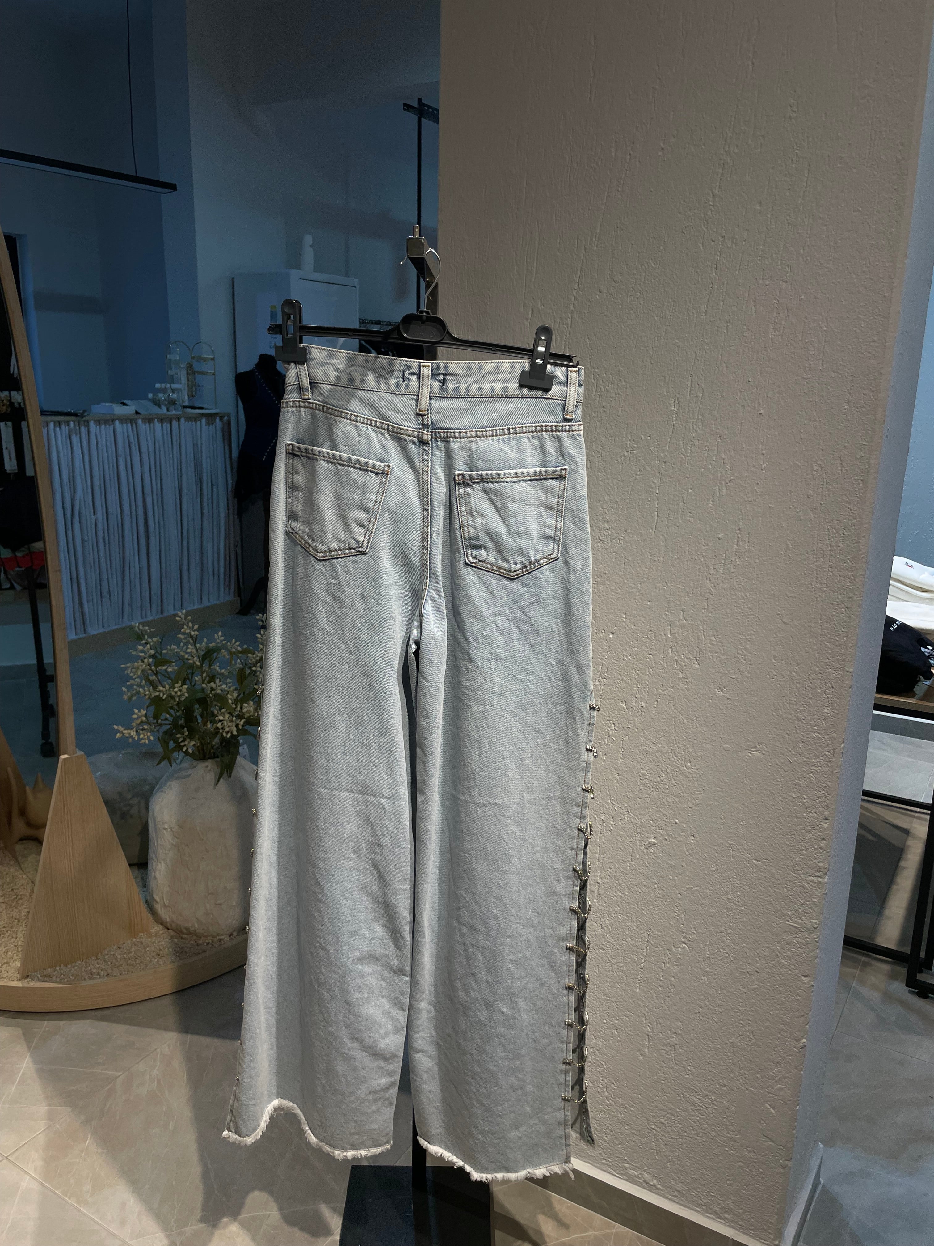 Taş Detaylı Buz Mavisi Pantolon