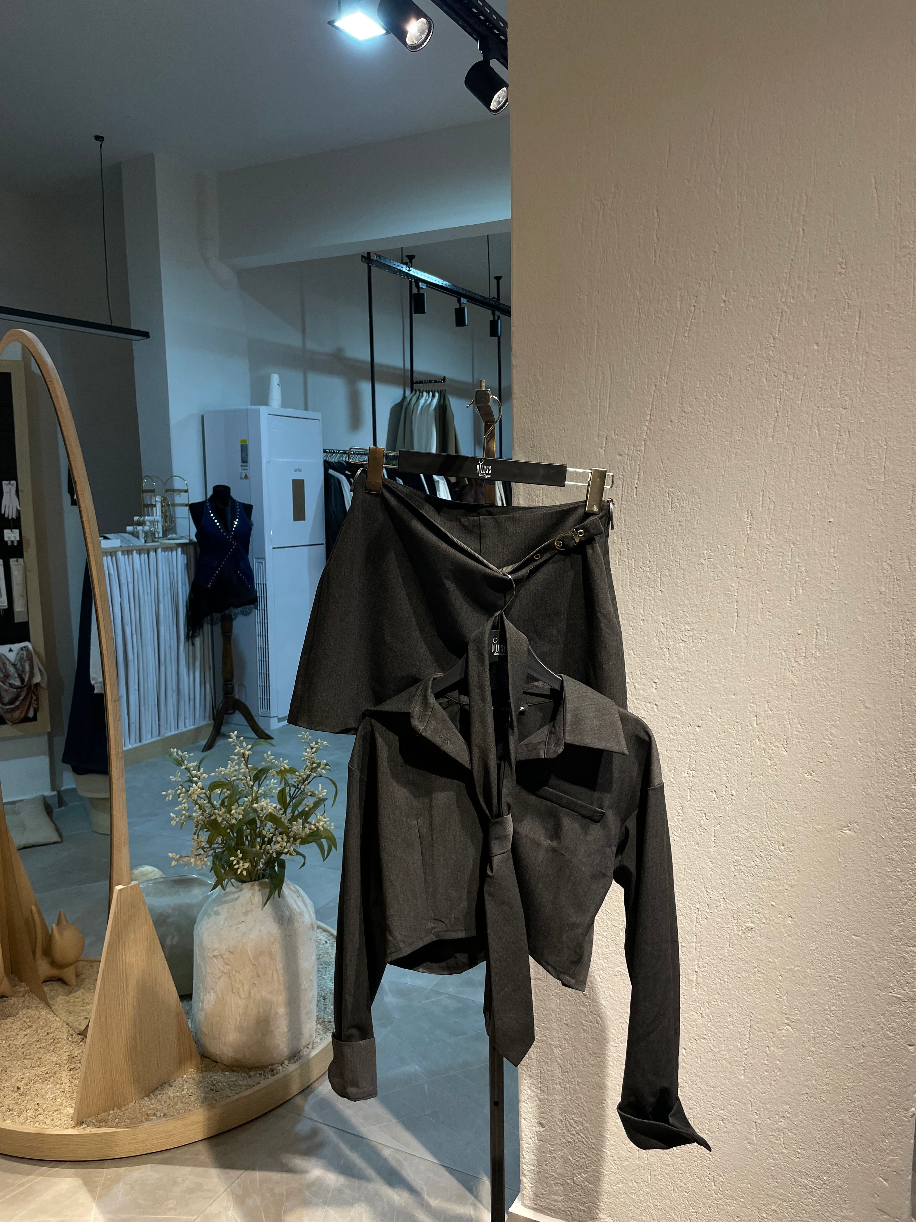 Kravatlı Antrasit Takım