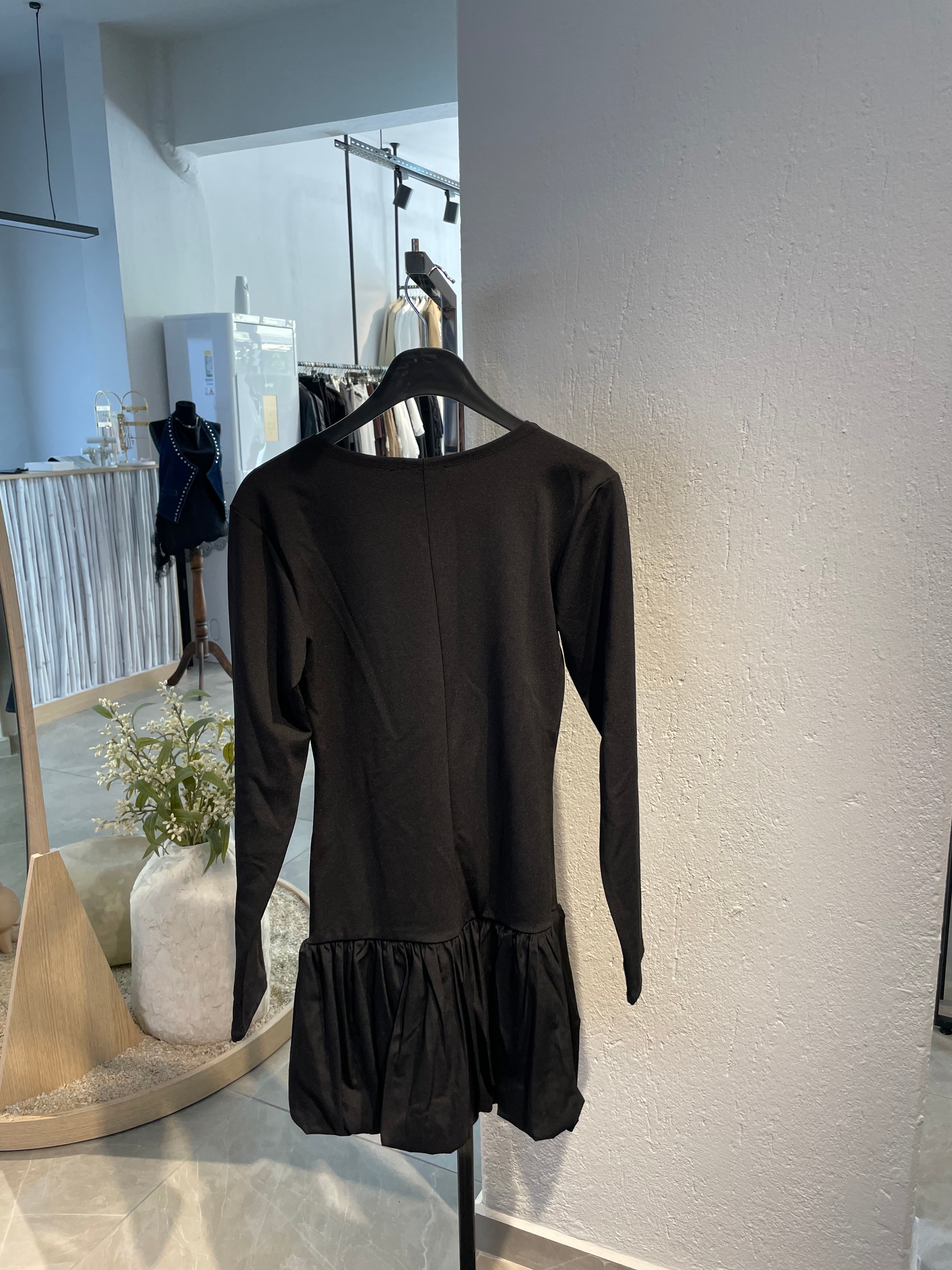 Siyah Uzun Kollu Balon Etek Şık Elbise