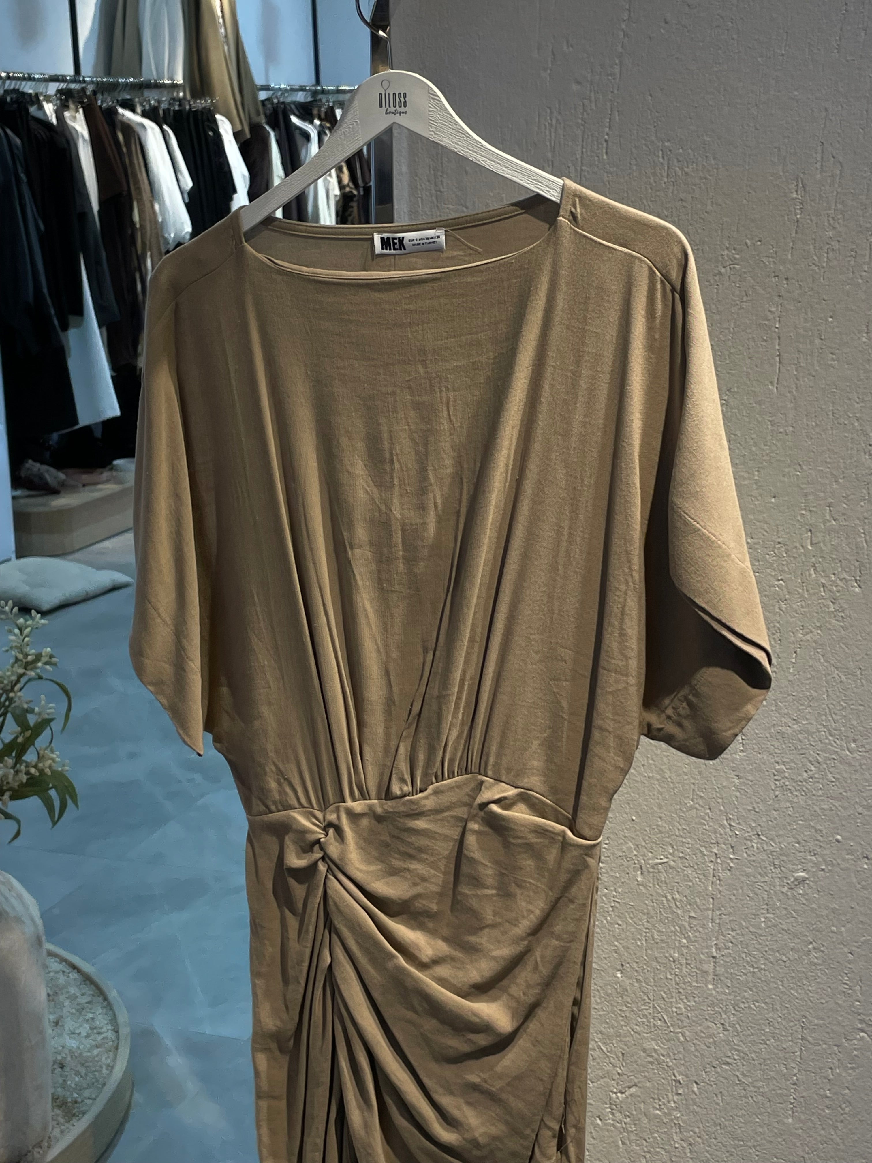 Yırtmaçlı Büzgülü Uzun Elbise