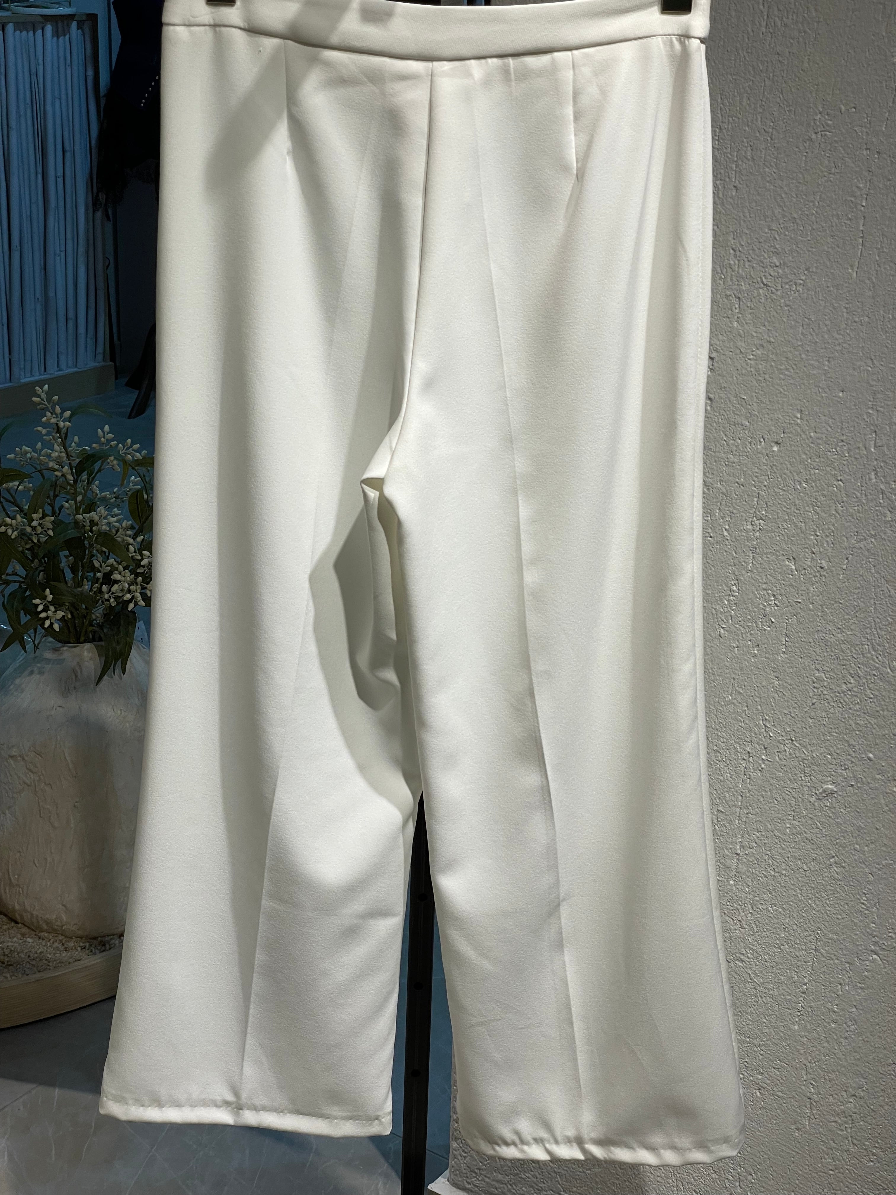 Ekru Sırtı Açık Yelekli Alt-Üst Takım