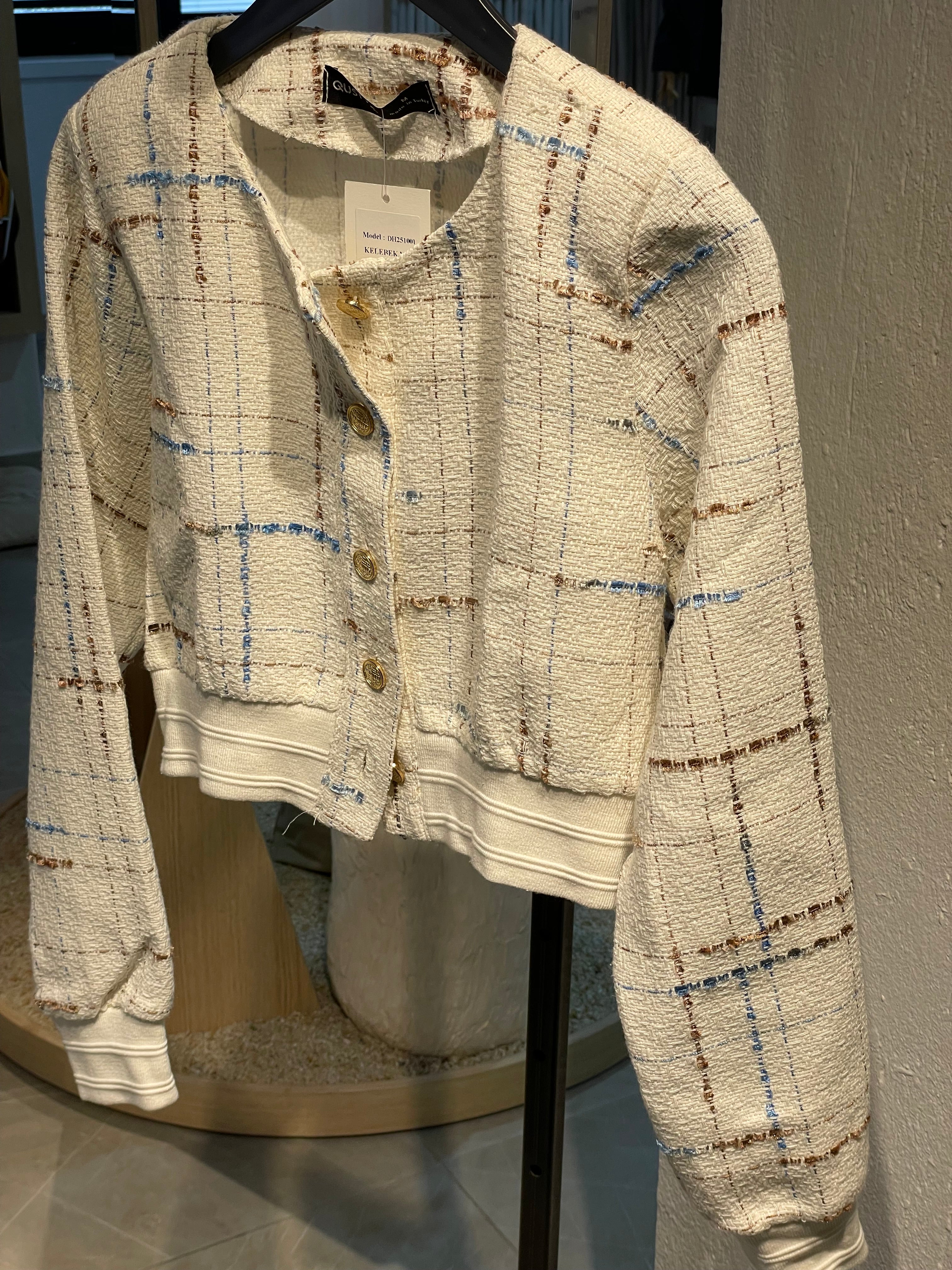 Krem Kelebek Mavi Desenli Düğmeli Hırka