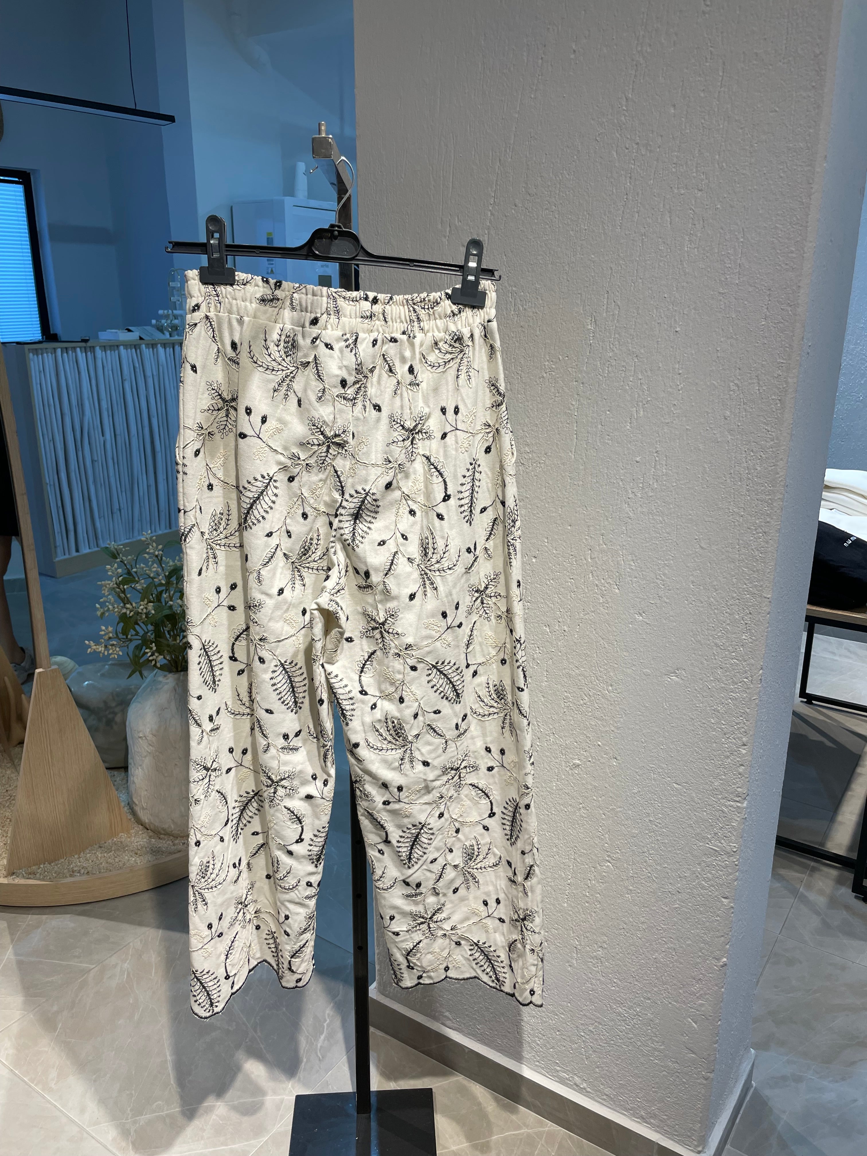 Çiçek Desenli Dokuma Uzun Pantolon