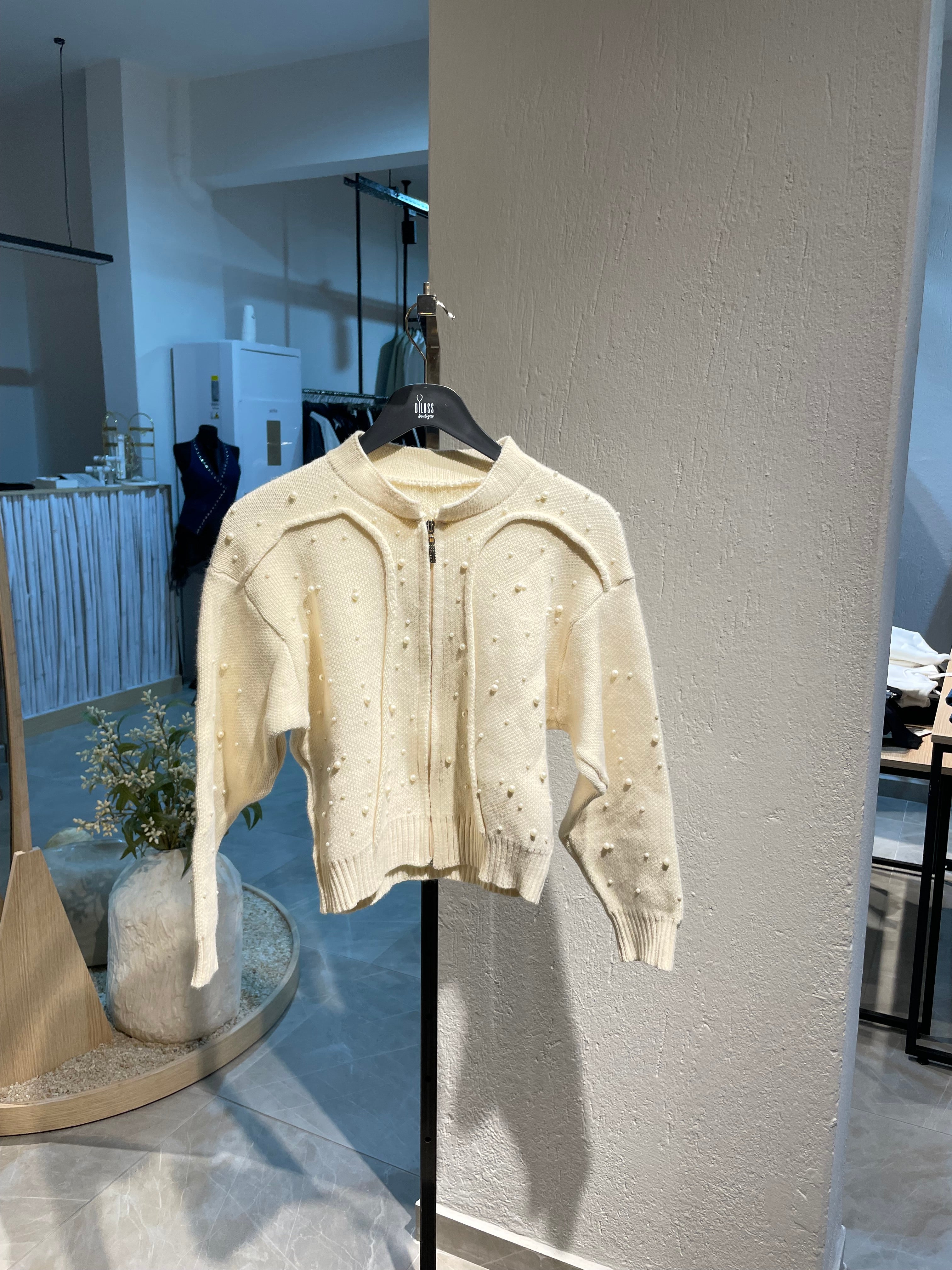 İnci Detaylı Krem Hırka