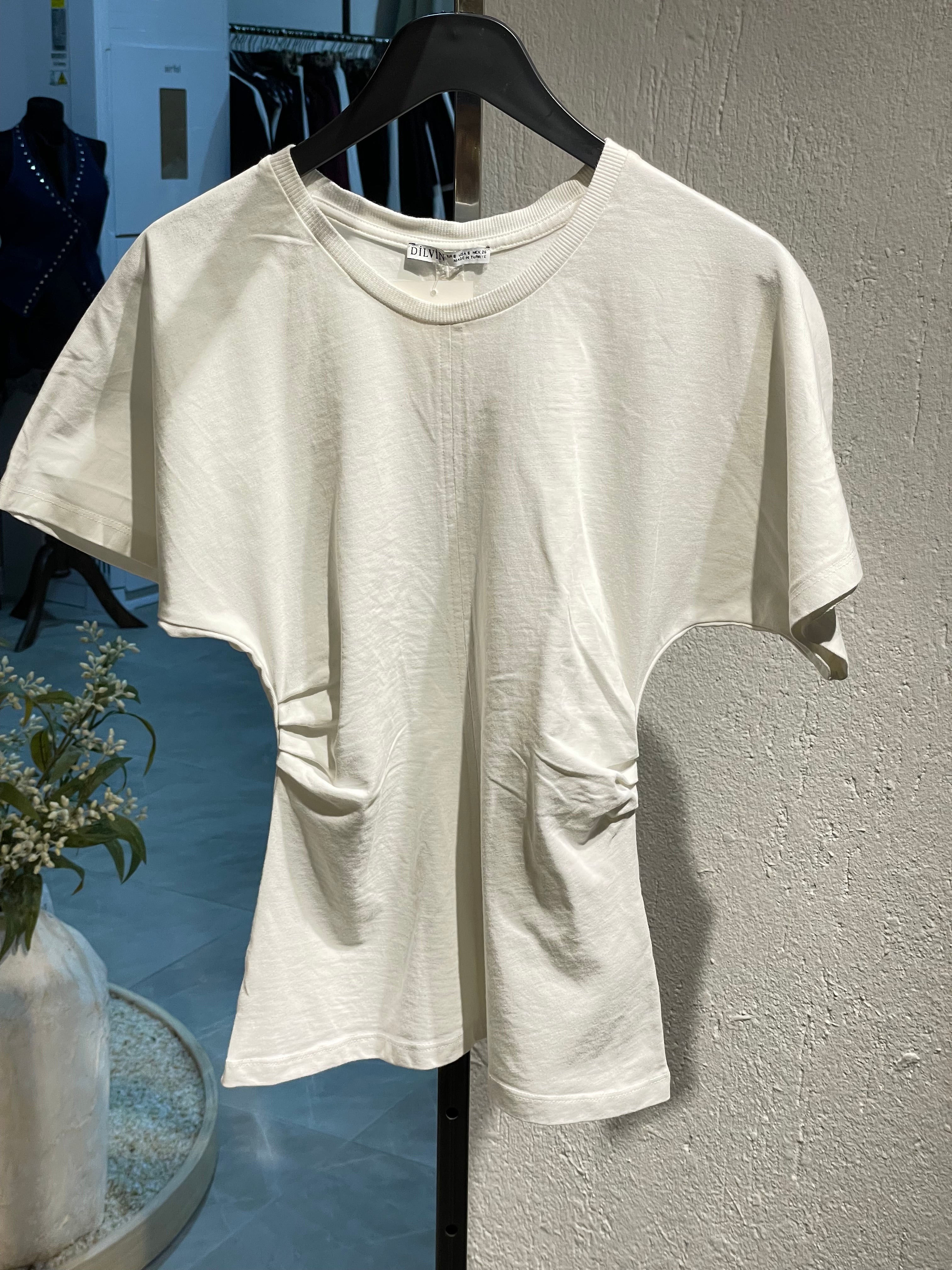 Dilvin Belden Oturtmalı Beyaz Üst