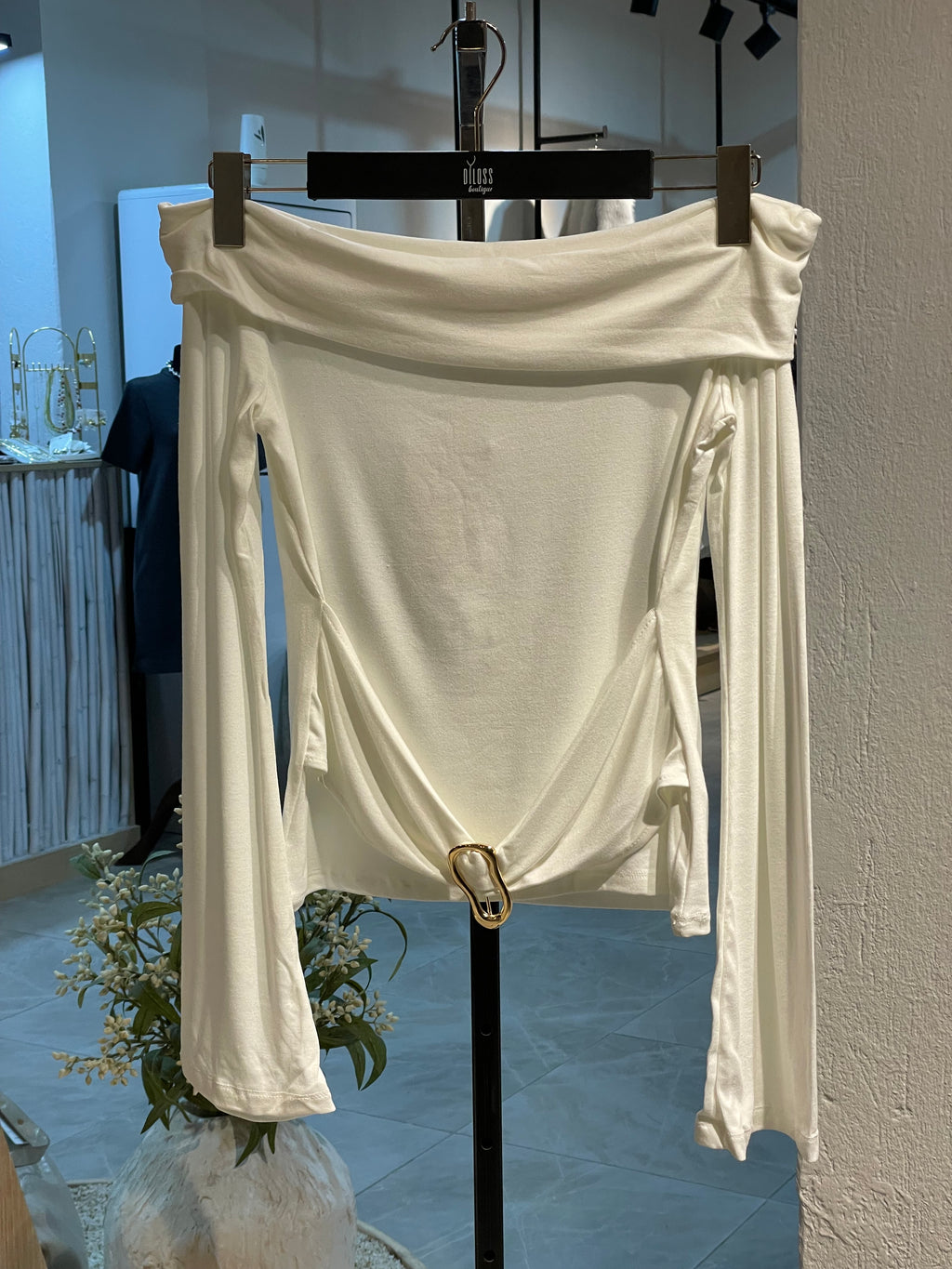 Tokalı Kayık Yaka Bluz