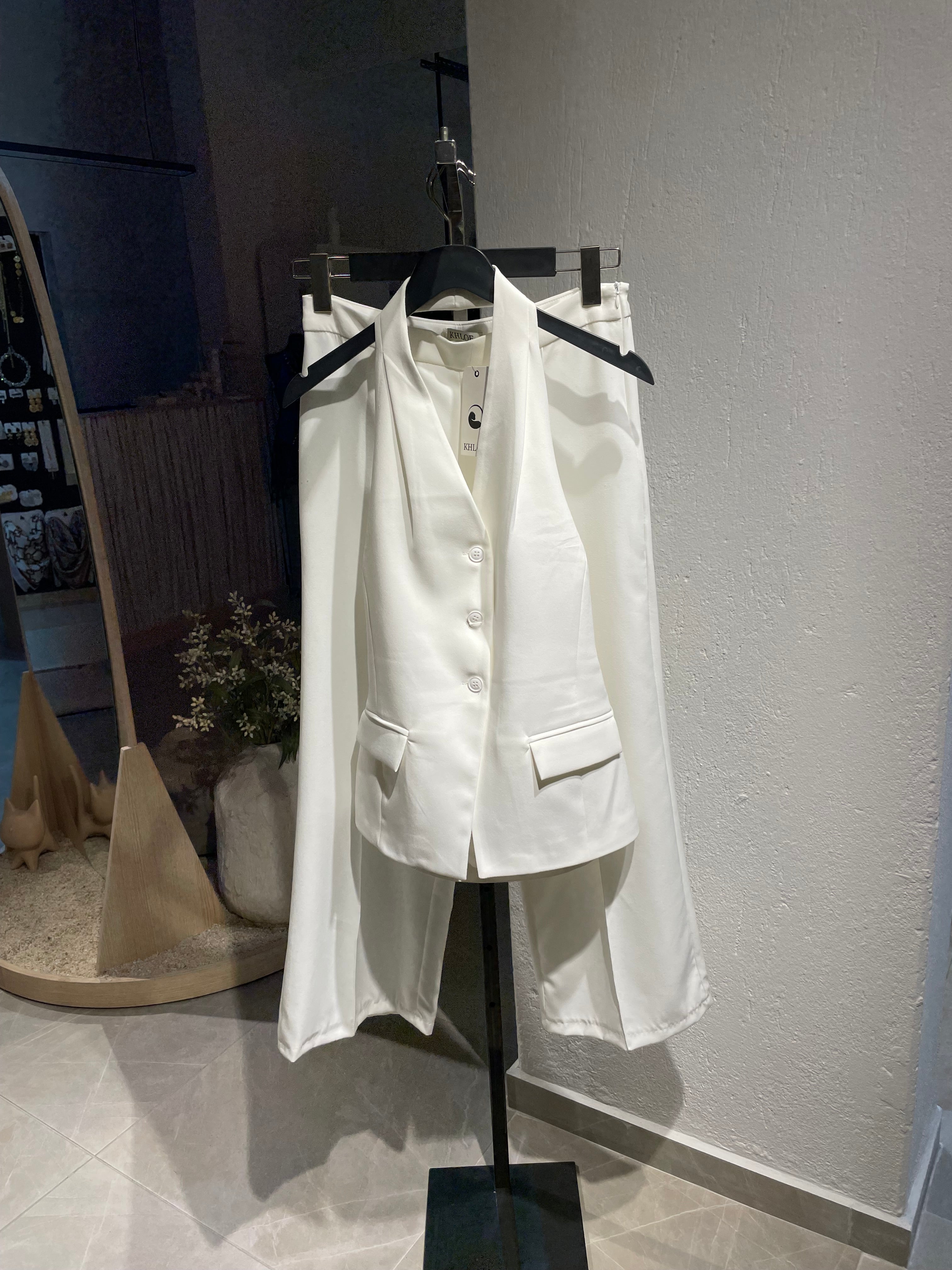 Ekru Sırtı Açık Yelekli Alt-Üst Takım