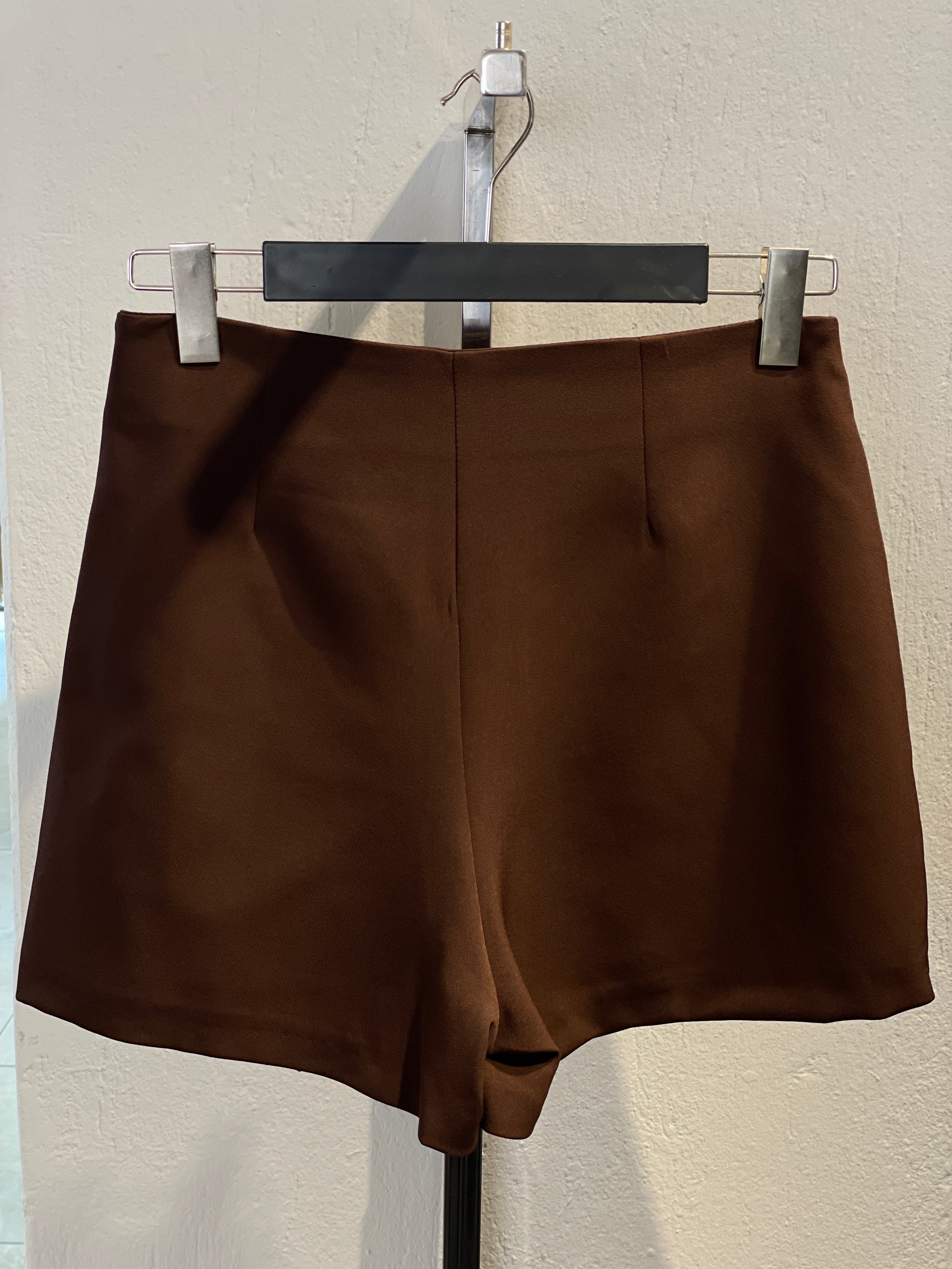 Zincir Detaylı Şort Etek