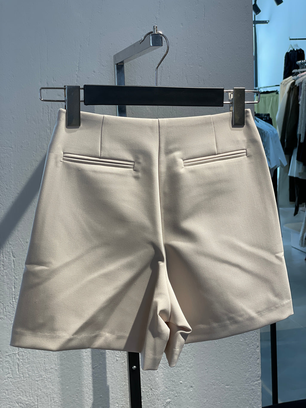 Cep Ve Yırtmaç Detaylı Şort Etek