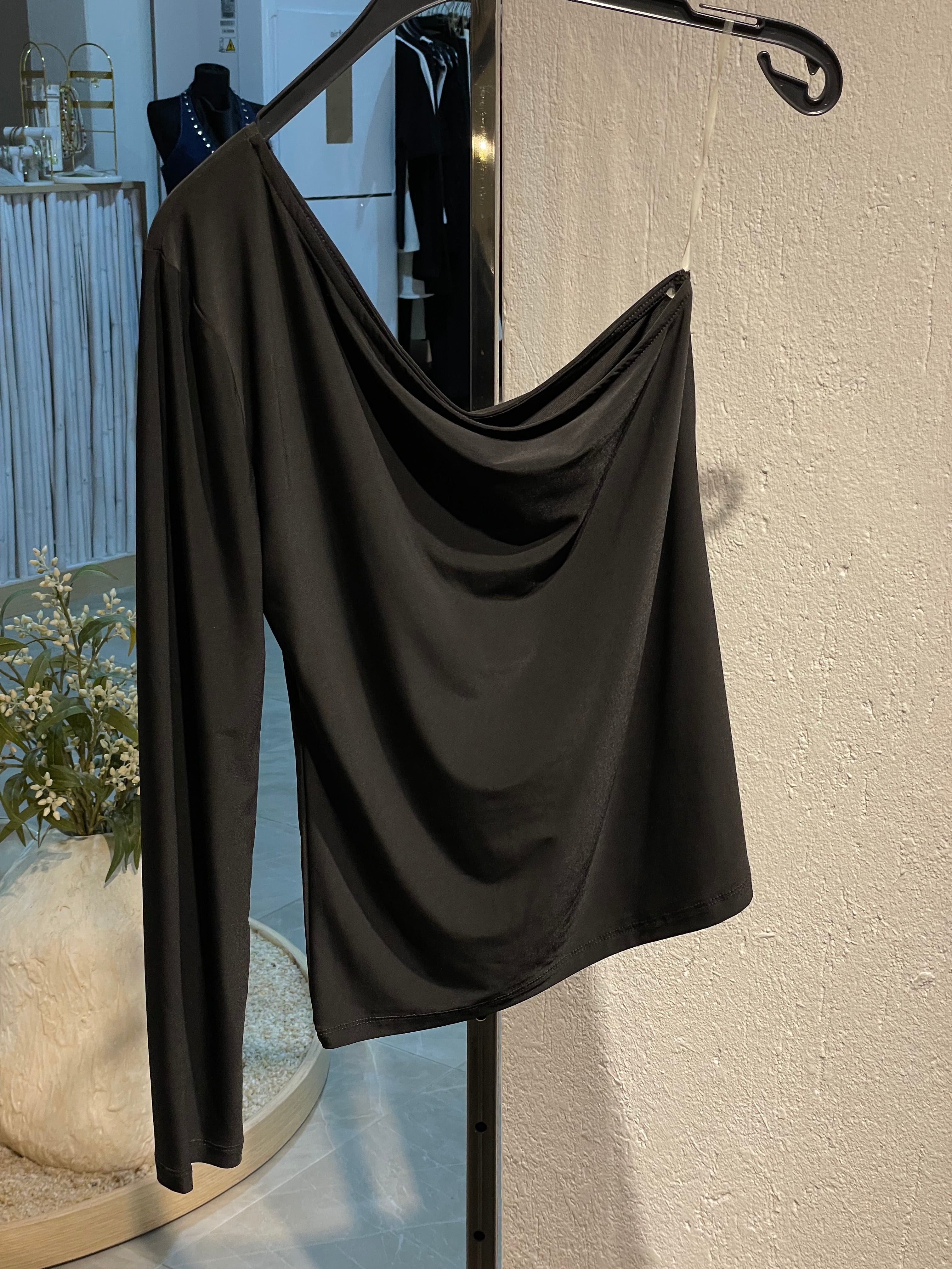 Siyah Tek Kol Şık Bluz