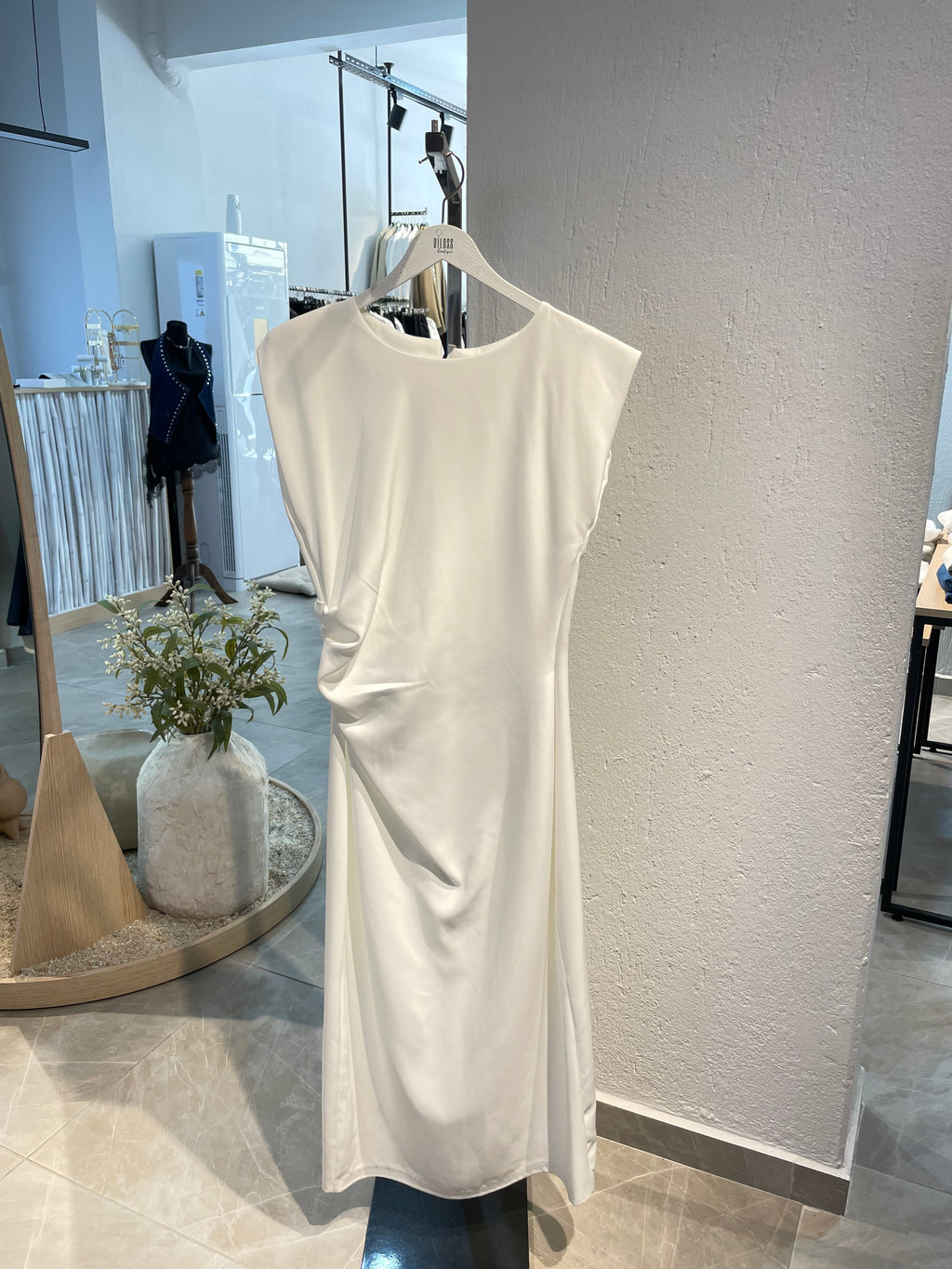 Beyaz Yandan Drapeli Elbise