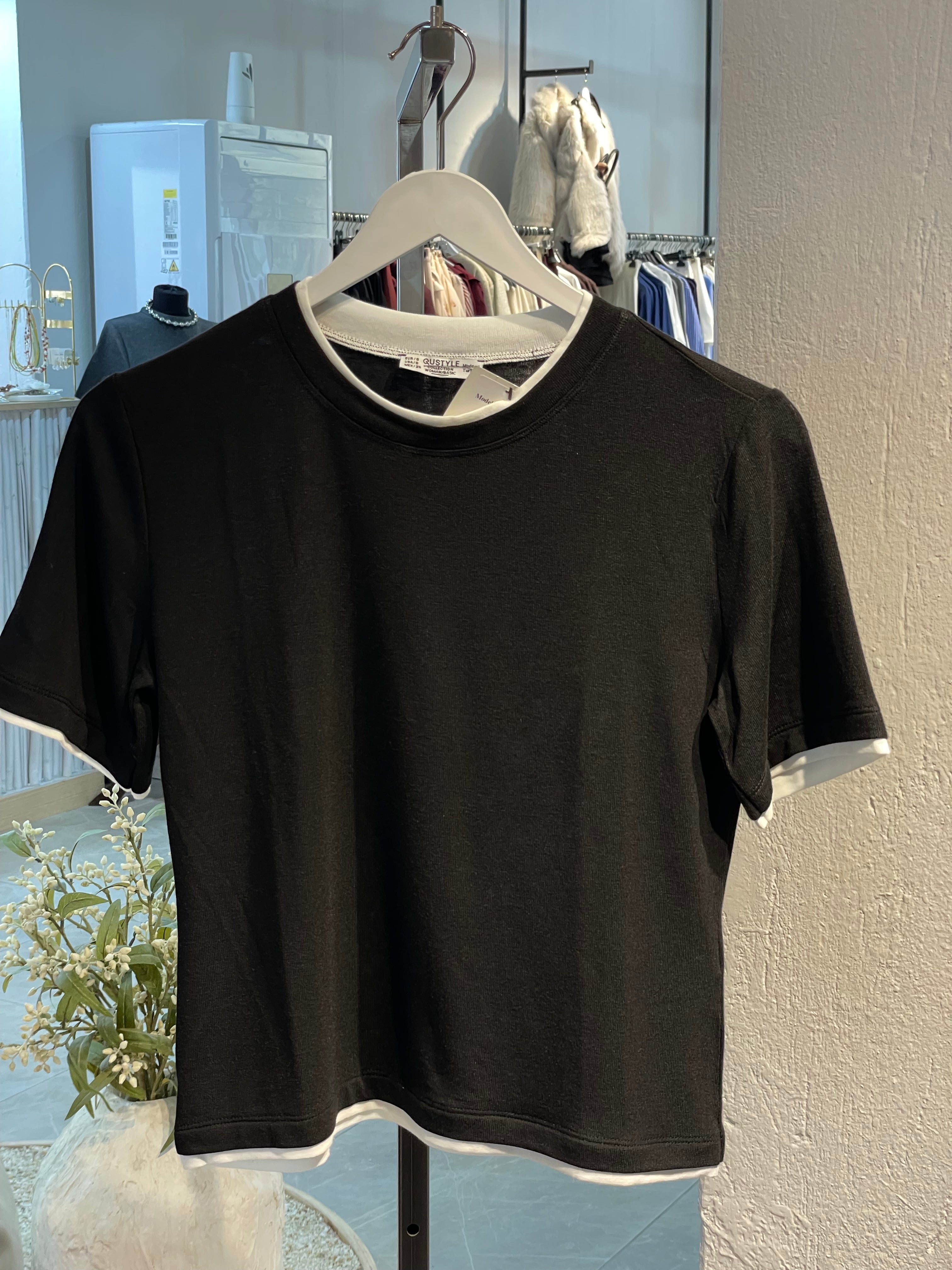 İki Renkli Kısa Kol T-Shirt