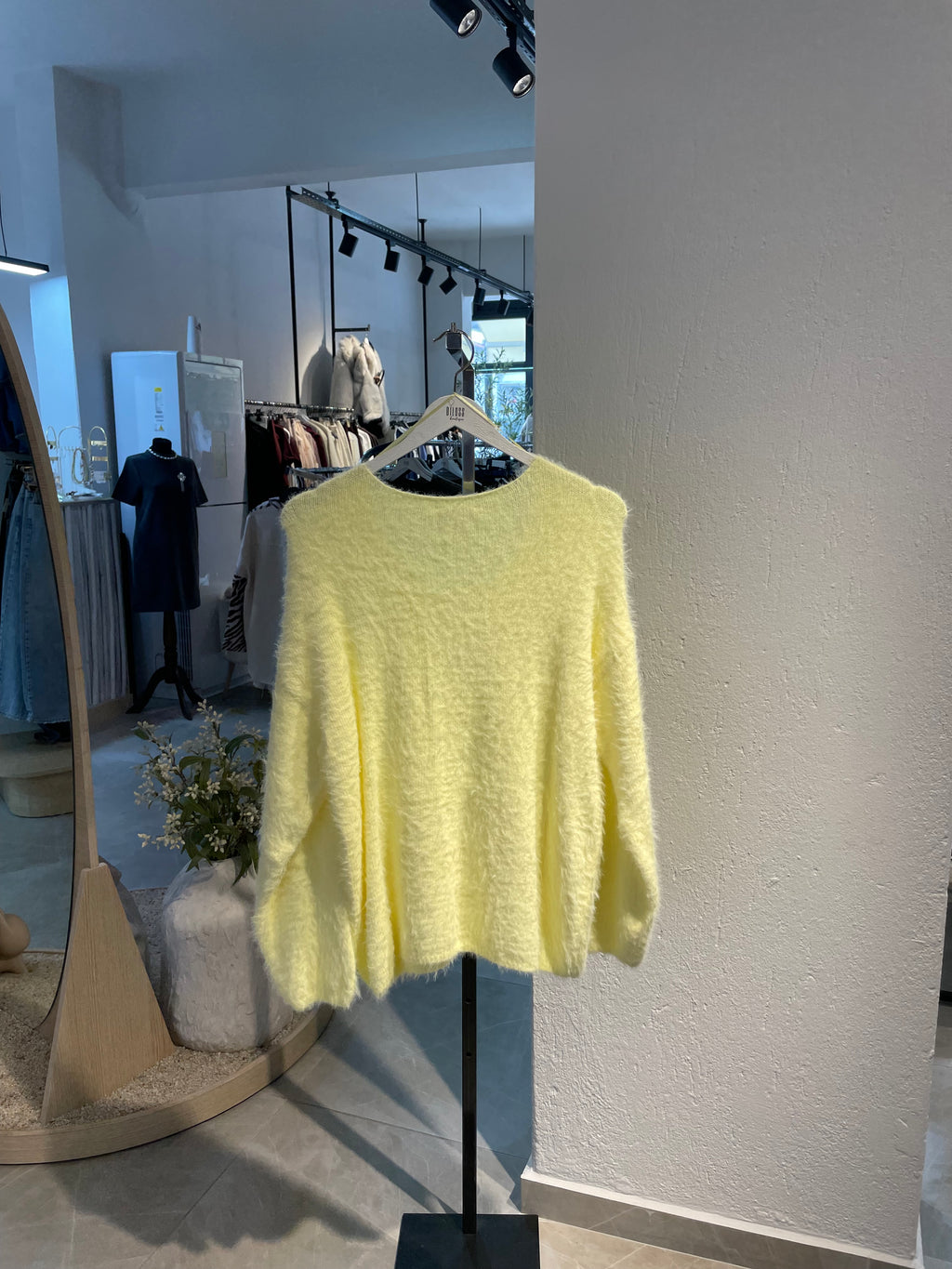 Dlvn Kayık Yaka Yumuşak Dokulu Triko Kazak