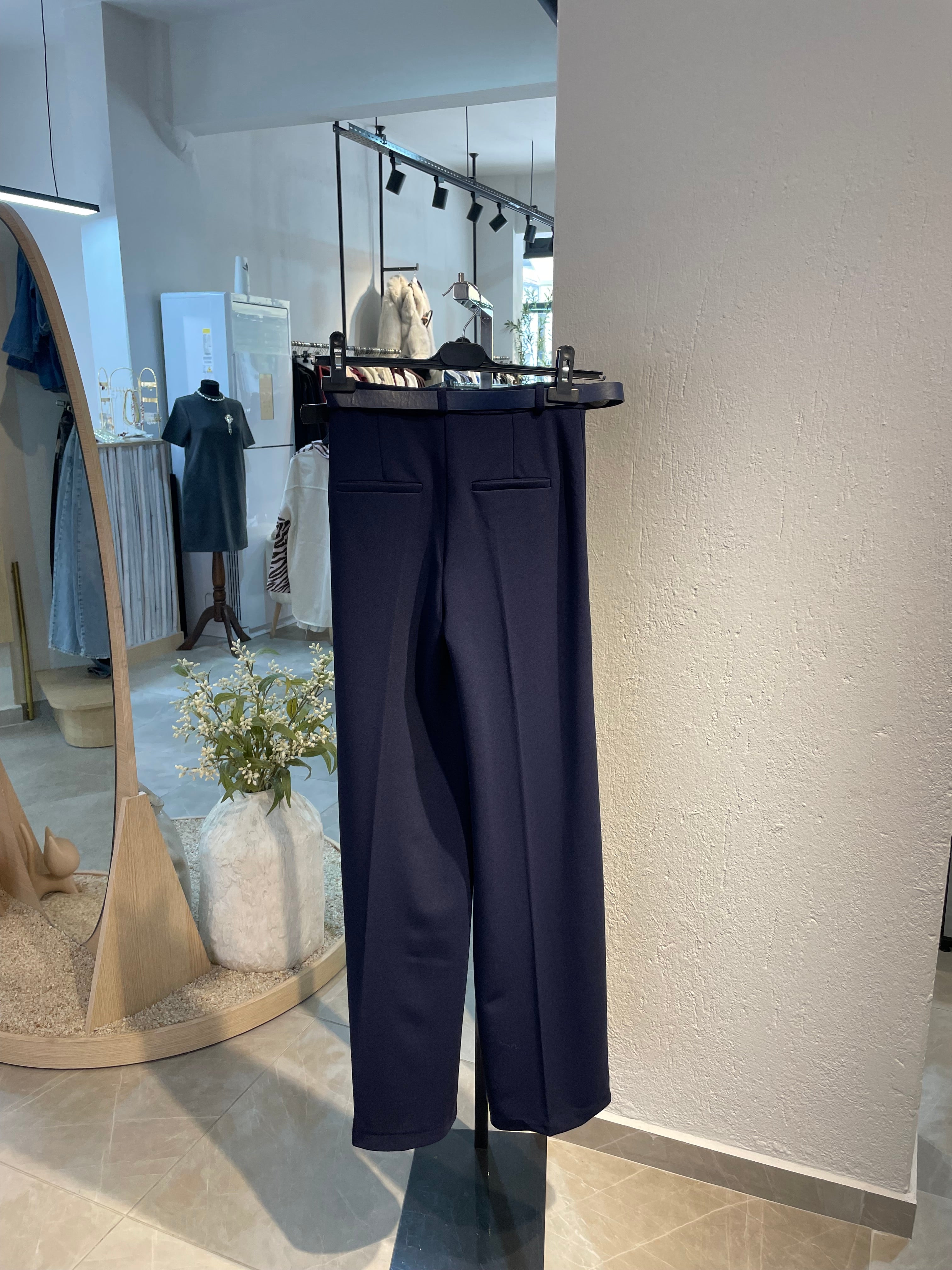 Lacivert Kemerli Düz Kesim Pantolon