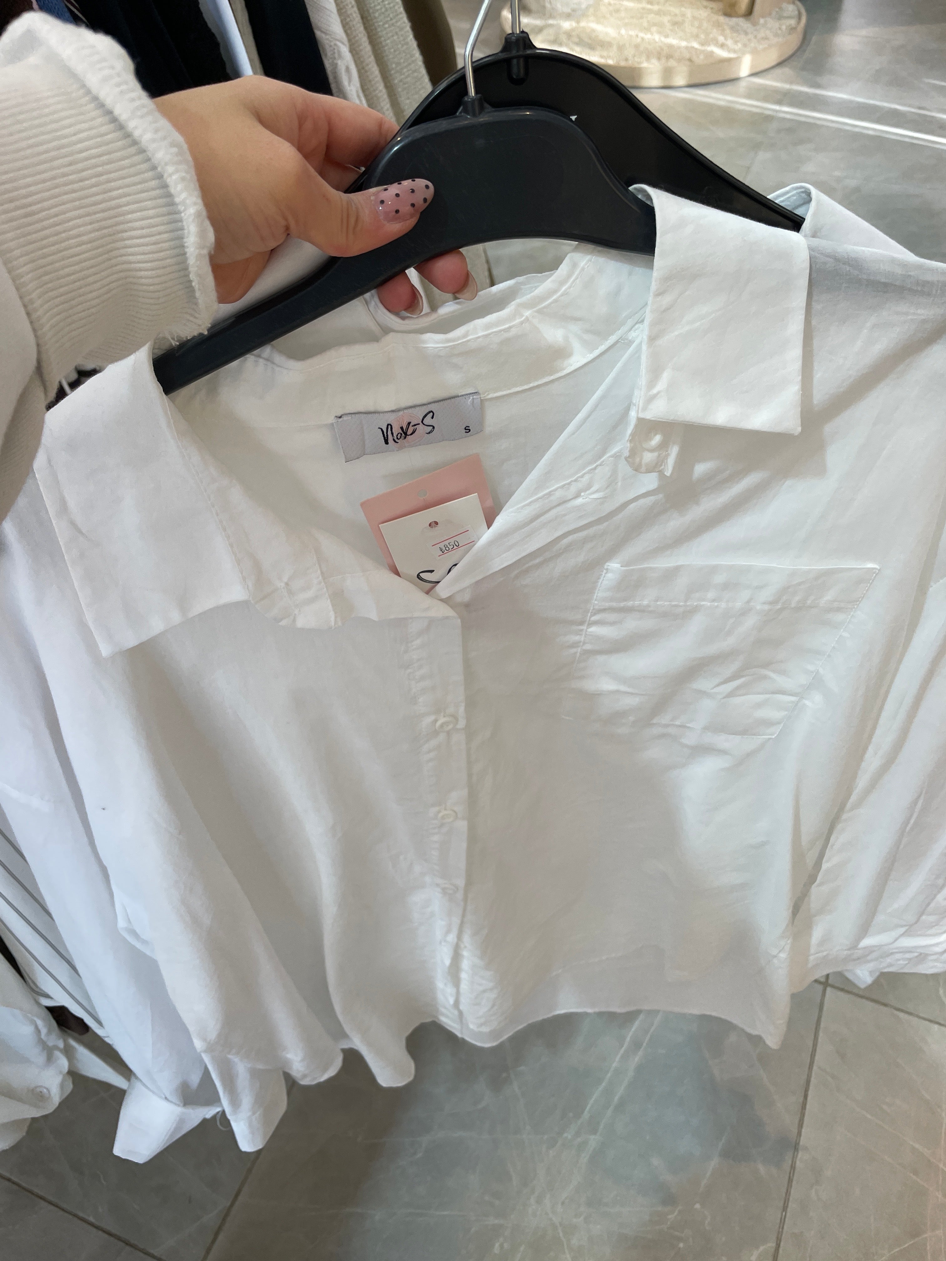 Beyaz Hafif Kumaş Gömlek