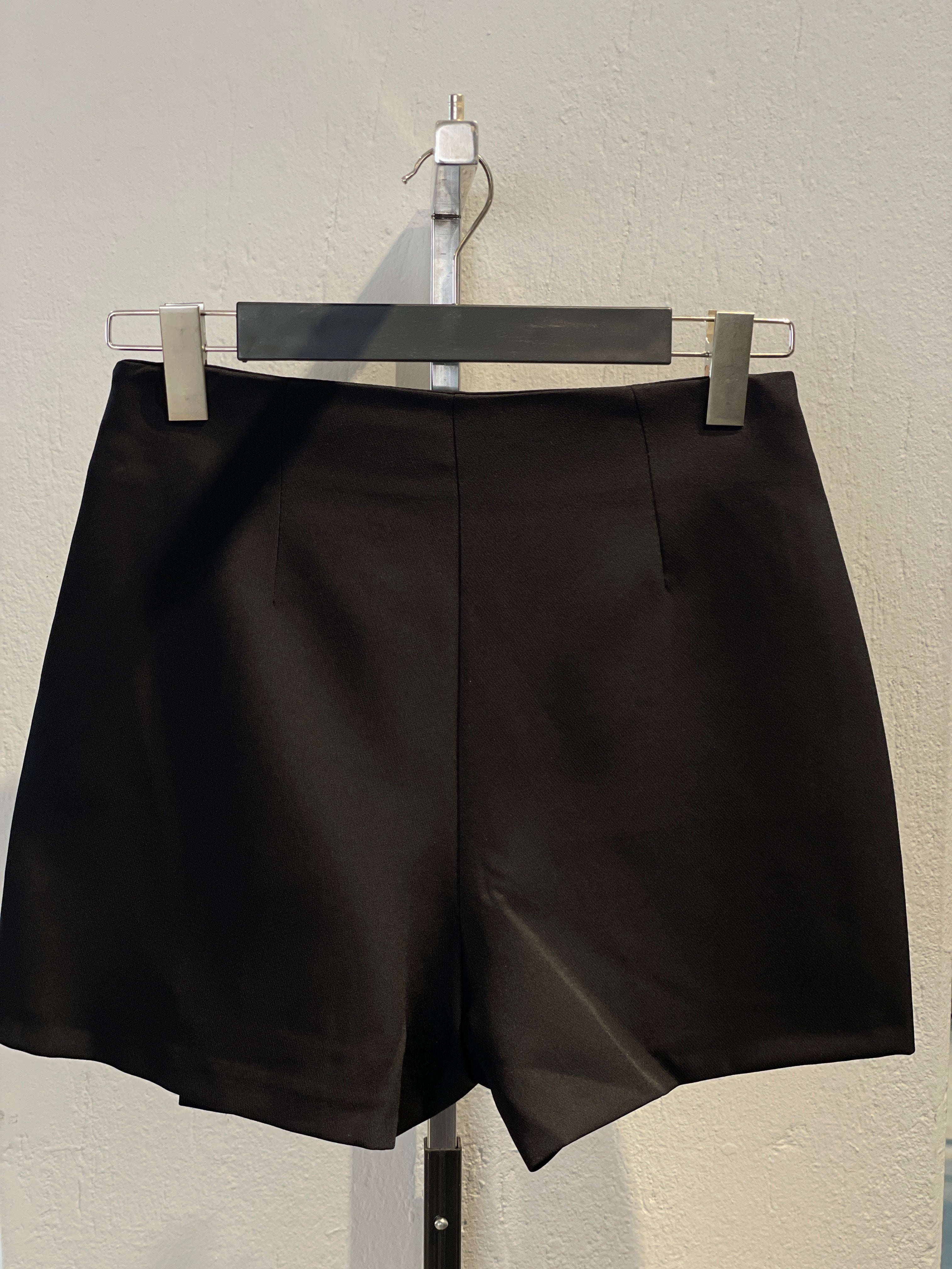 Zincir Detaylı Şort Etek