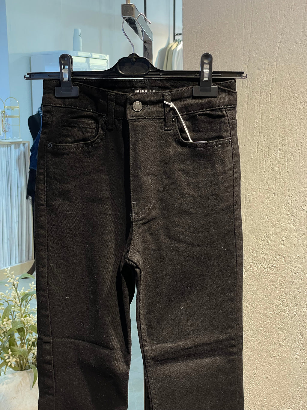 Siyah Düz Kesim Jean