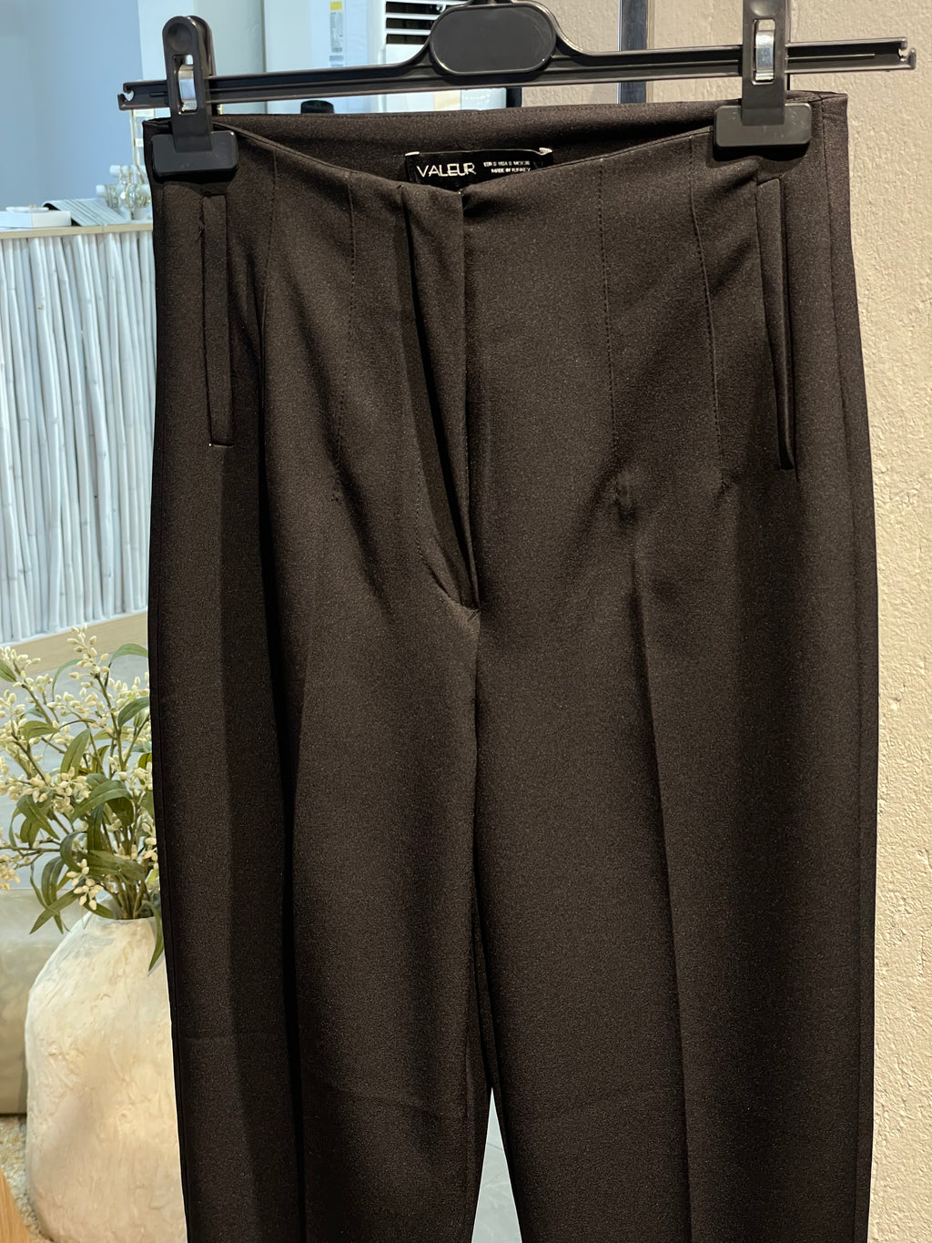 Havuç Kesim Siyah Pantolon