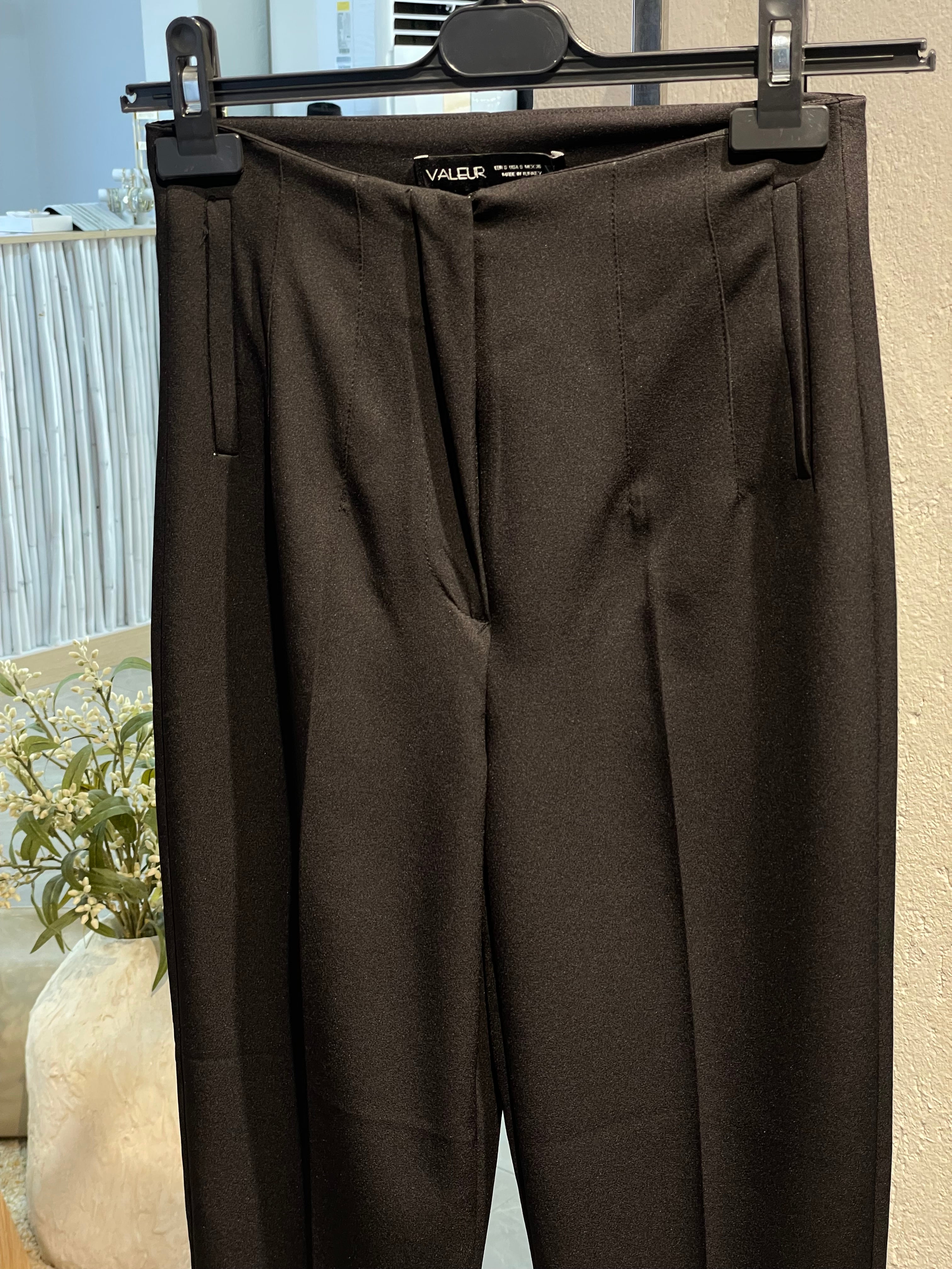 Havuç Kesim Siyah Pantolon