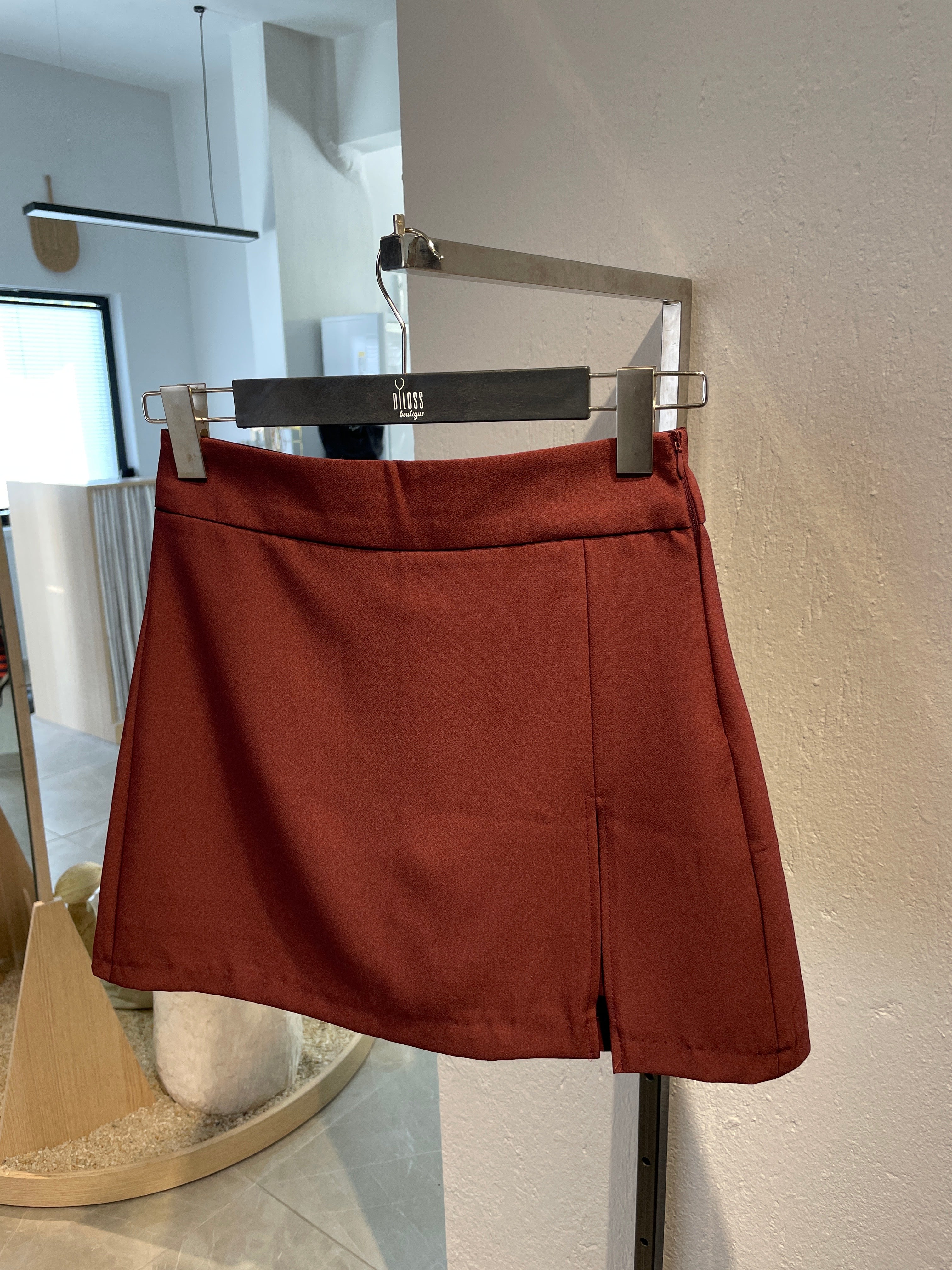 Siyah Yırtmaçlı Şort Etek