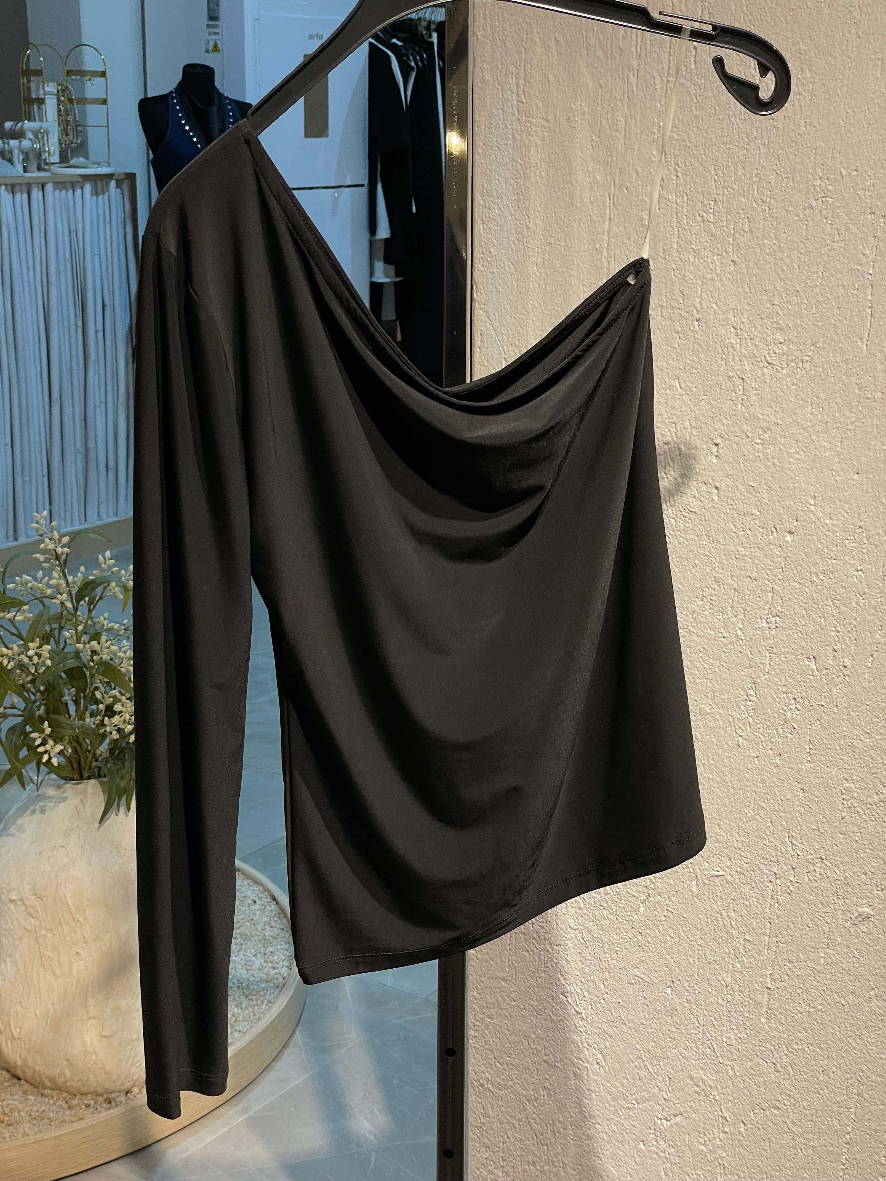 Siyah Tek Kol Şık Bluz