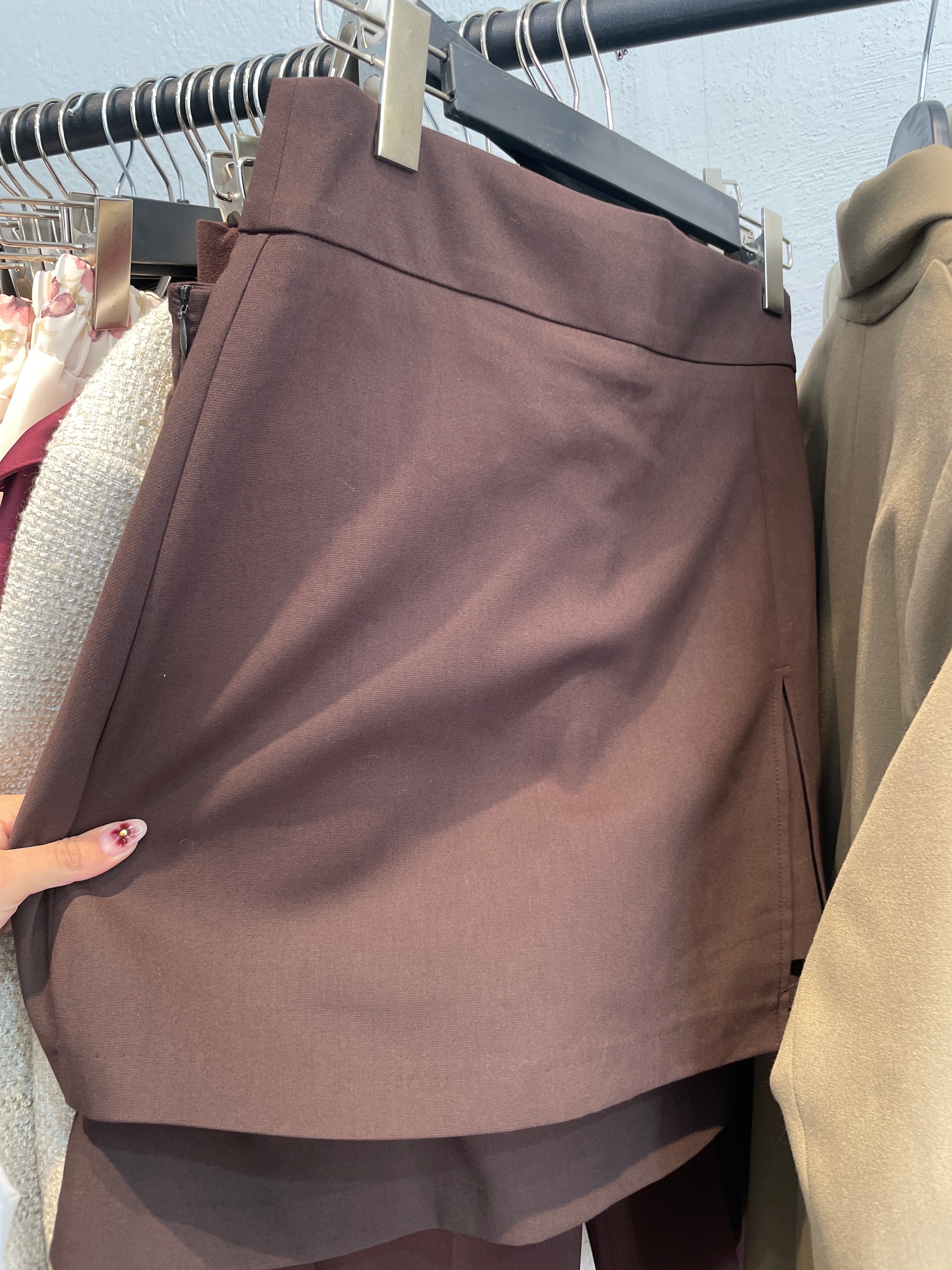 Kahverengi Yırtmaç Detay Şort Etek