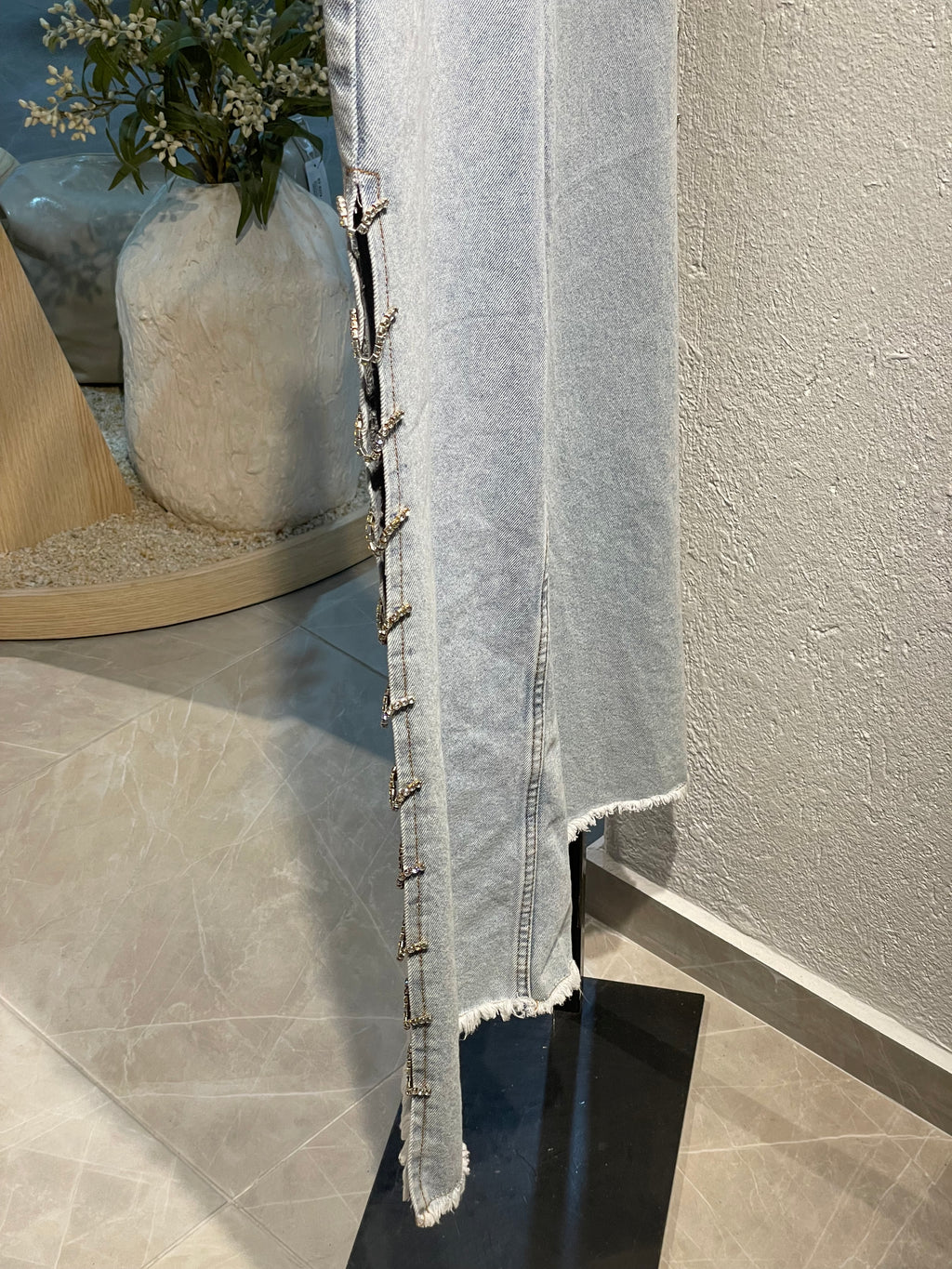 Taş Detaylı Buz Mavisi Pantolon